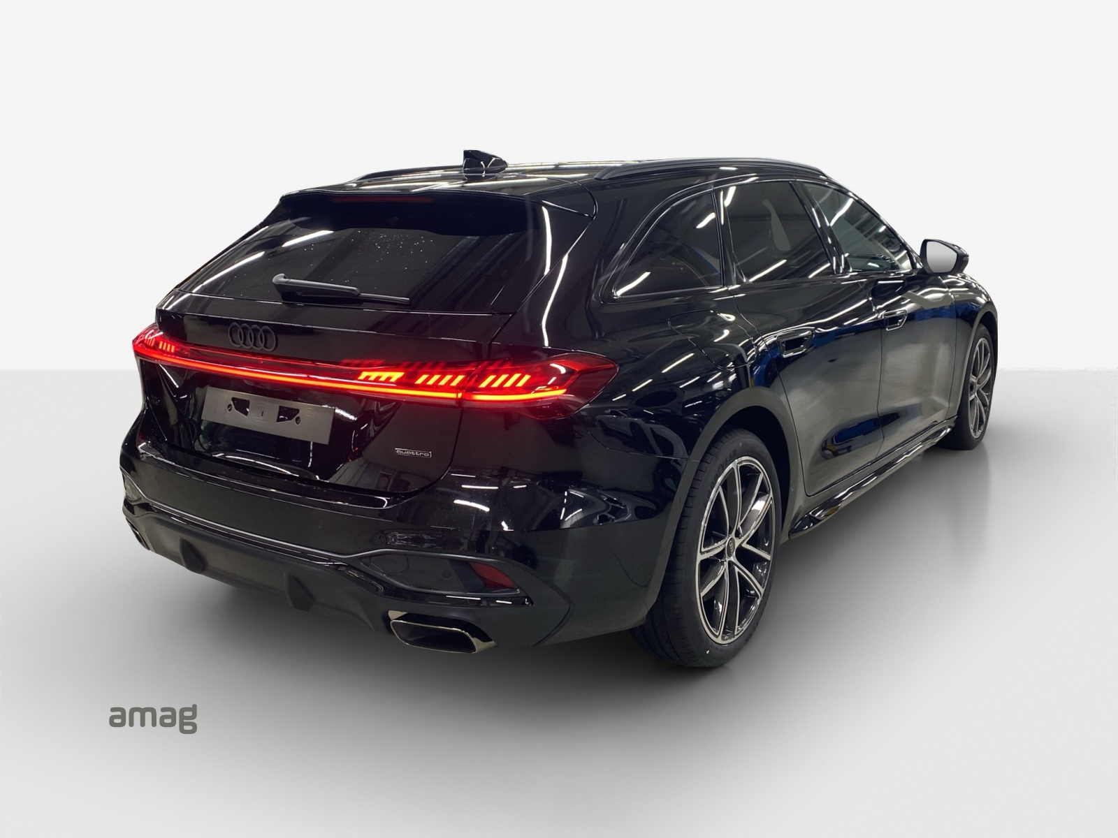AUDI A5 Avant e-hybrid quattro Attraction 220 kW S tronic-image-4