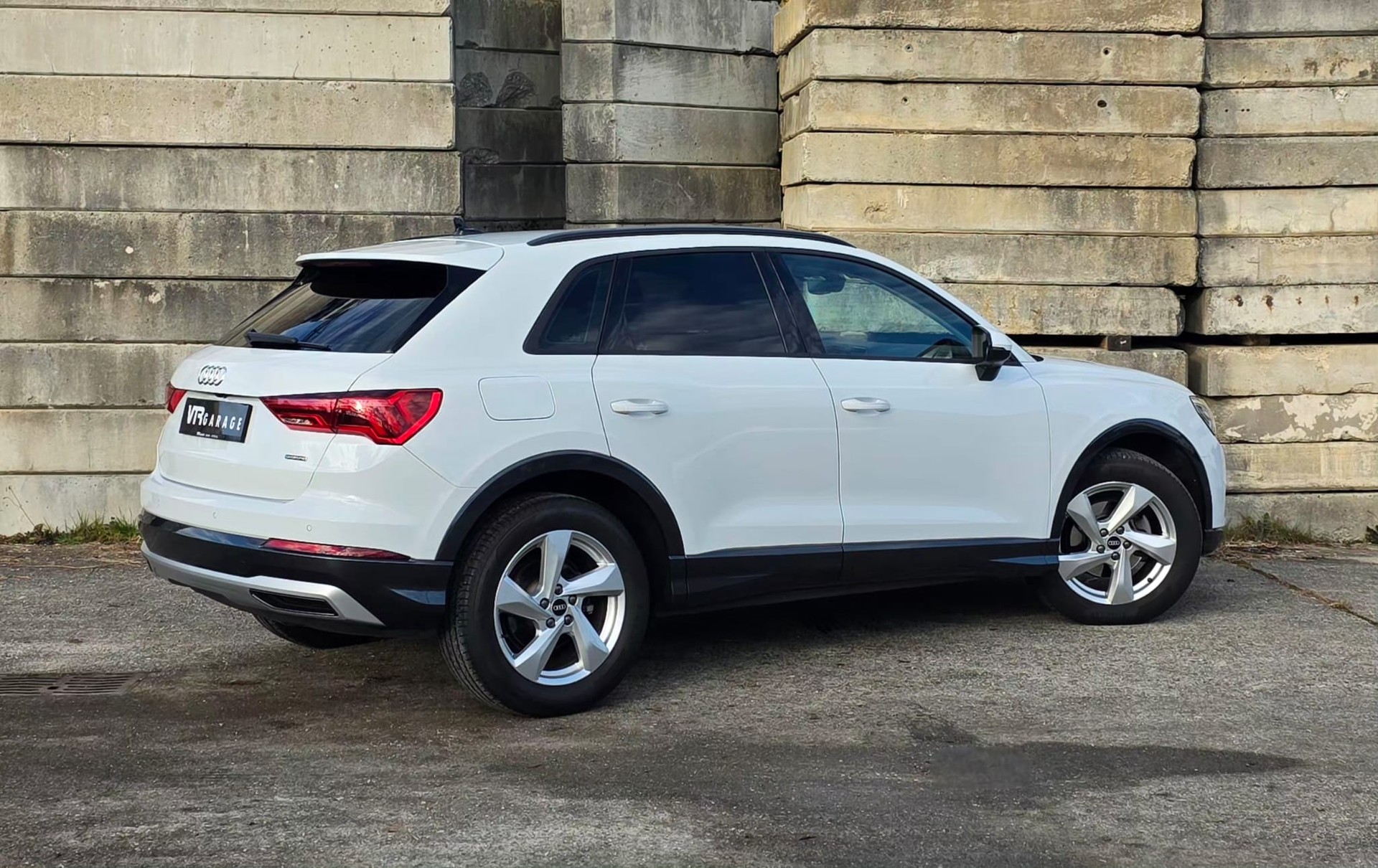 AUDI Q3 35 TDI advanced quattro S-tronic-image-3