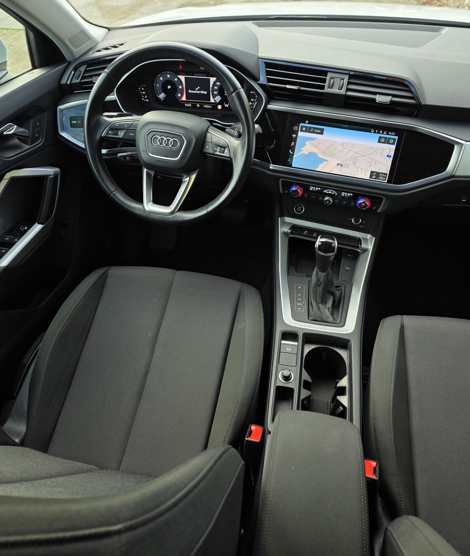 AUDI Q3 35 TDI advanced quattro S-tronic-image-11