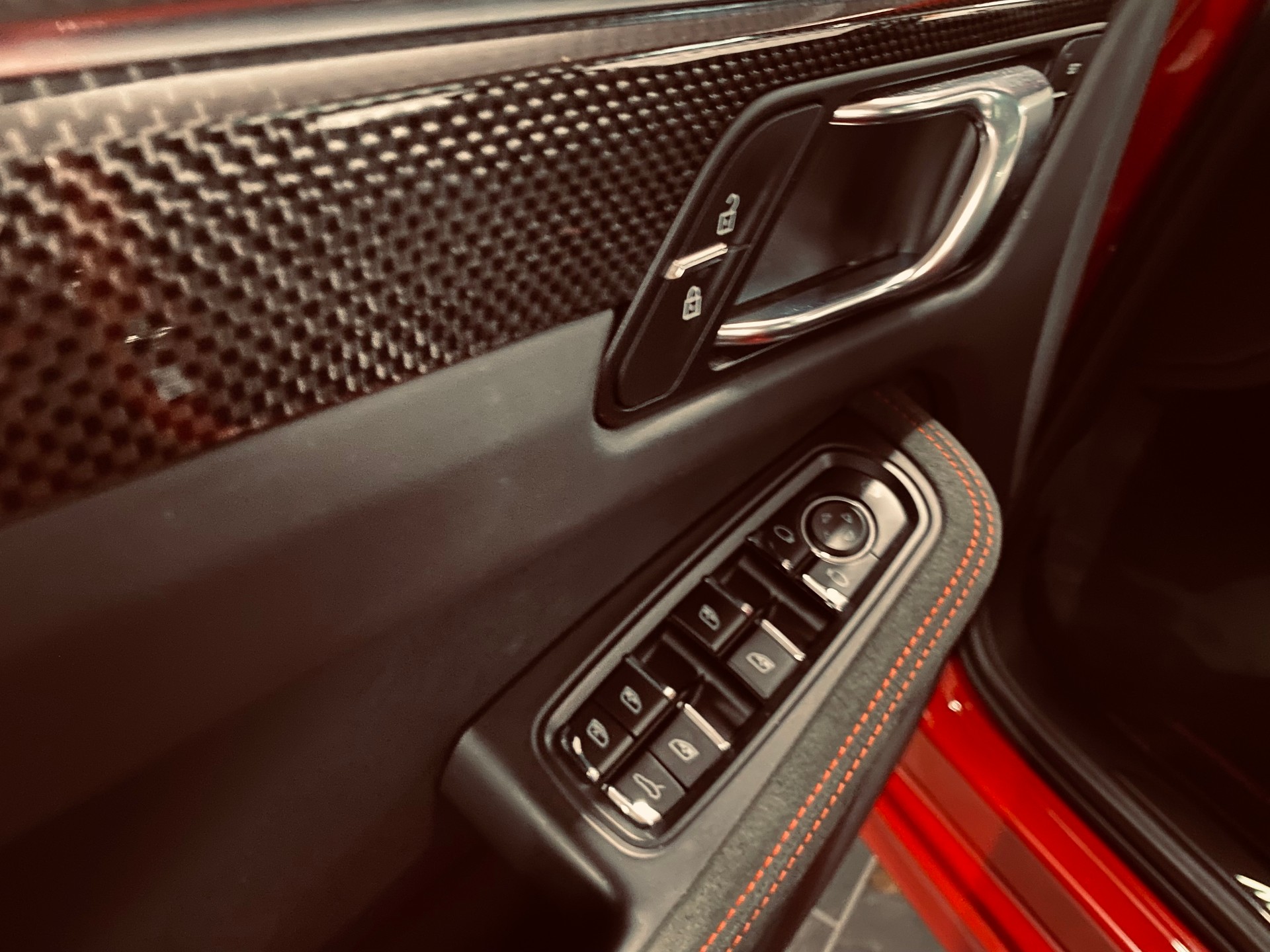 PORSCHE Macan GTS PDK Carbon-image-5