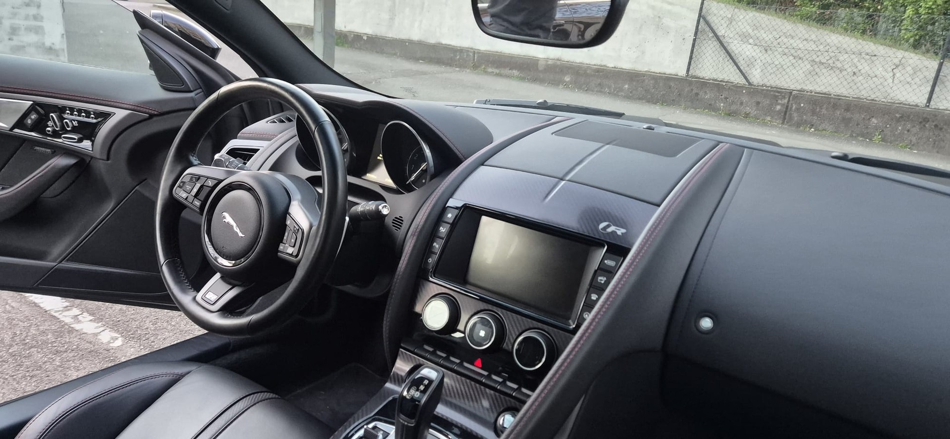 JAGUAR F-Type Coupé R 5.0 V8 S/C AWD-image-4