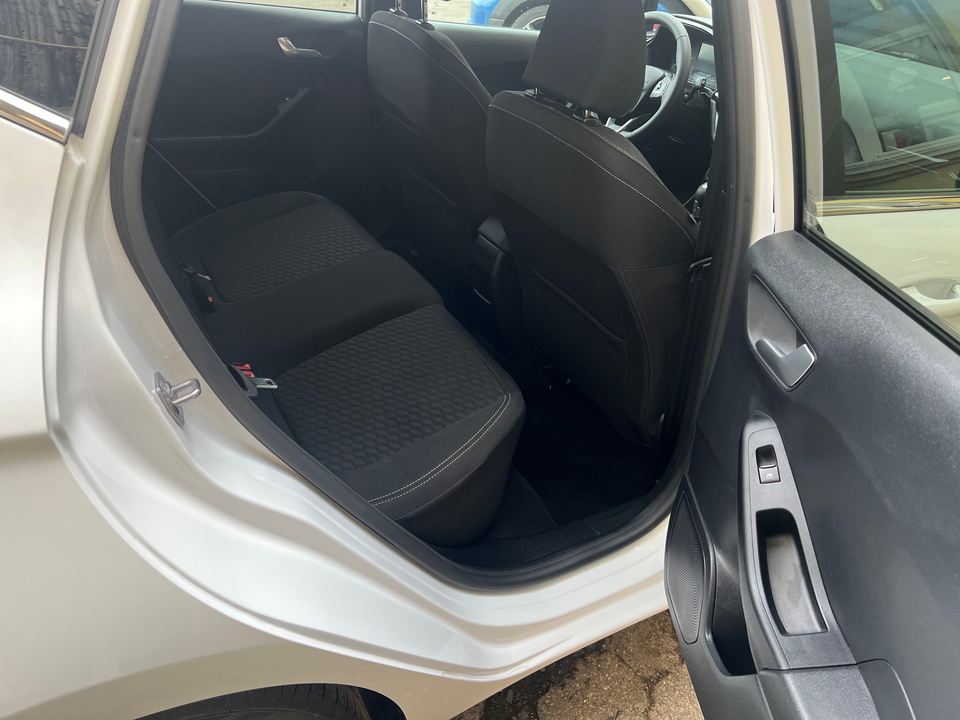 FORD Fiesta 1.0 SCTi MHEV Titanium Automat-image-12
