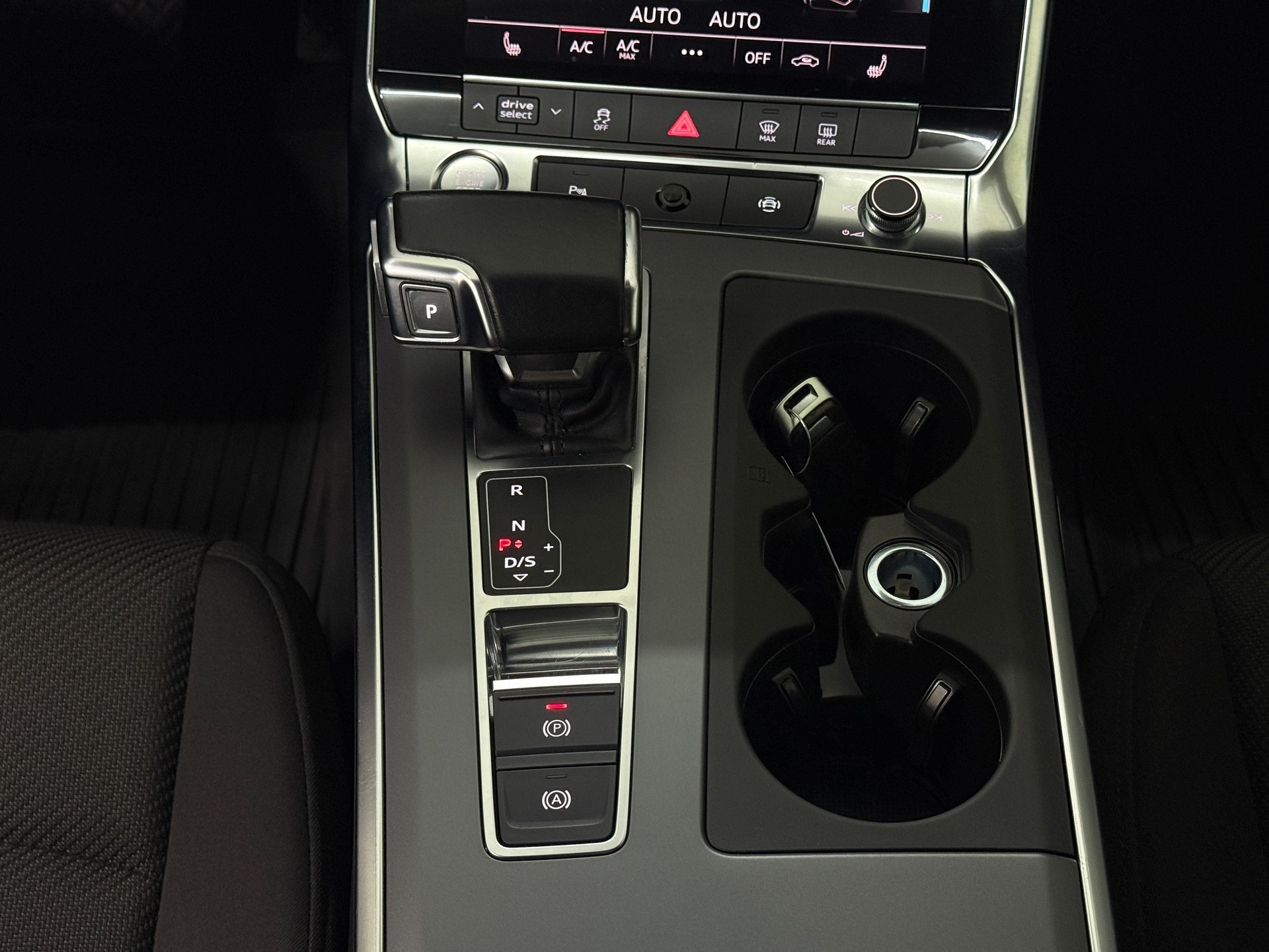 AUDI A6 Avant 50 TDI quattro tiptronic-image-11
