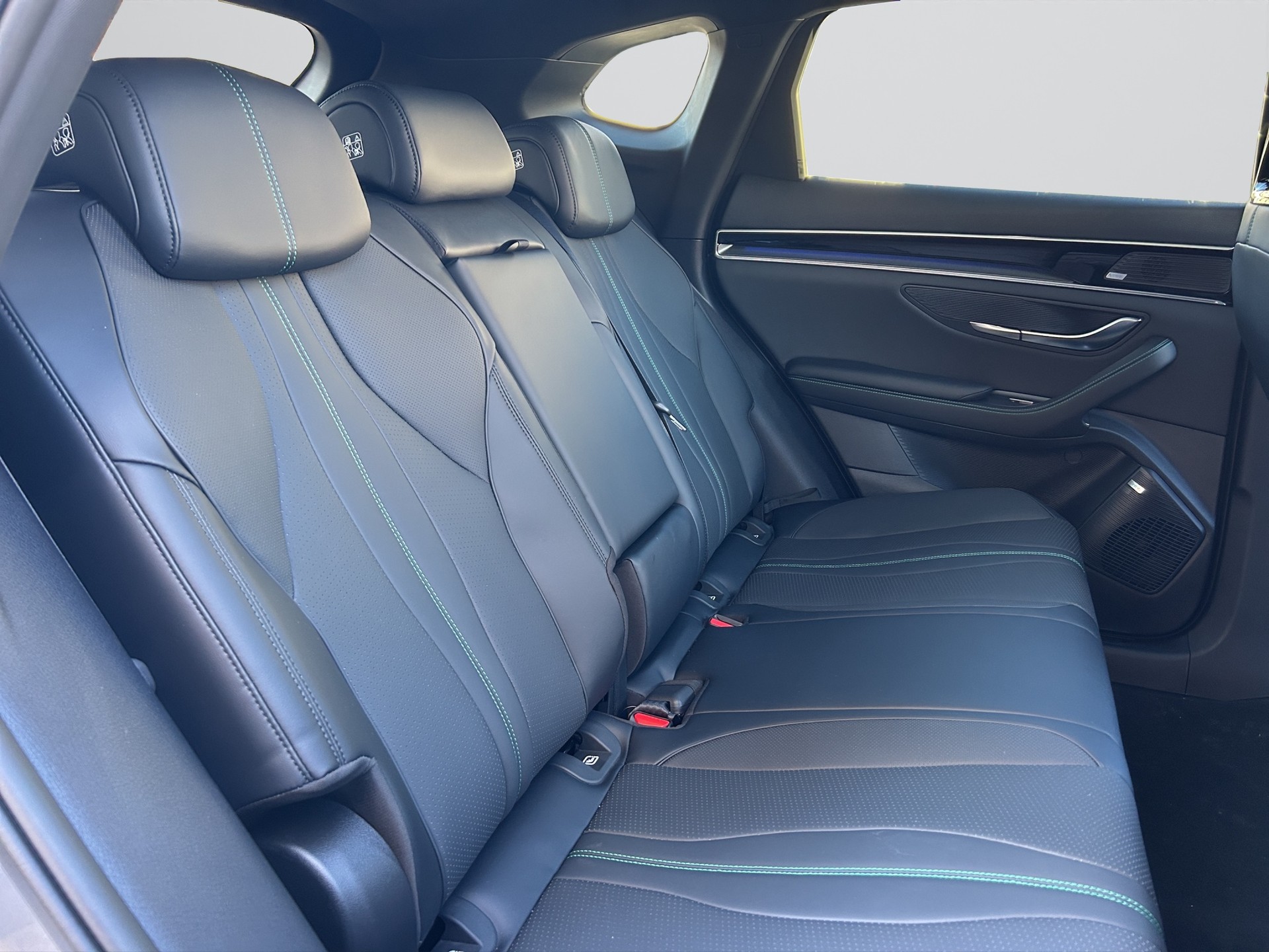 BYD Seal U DM-i Design AWD-image-14