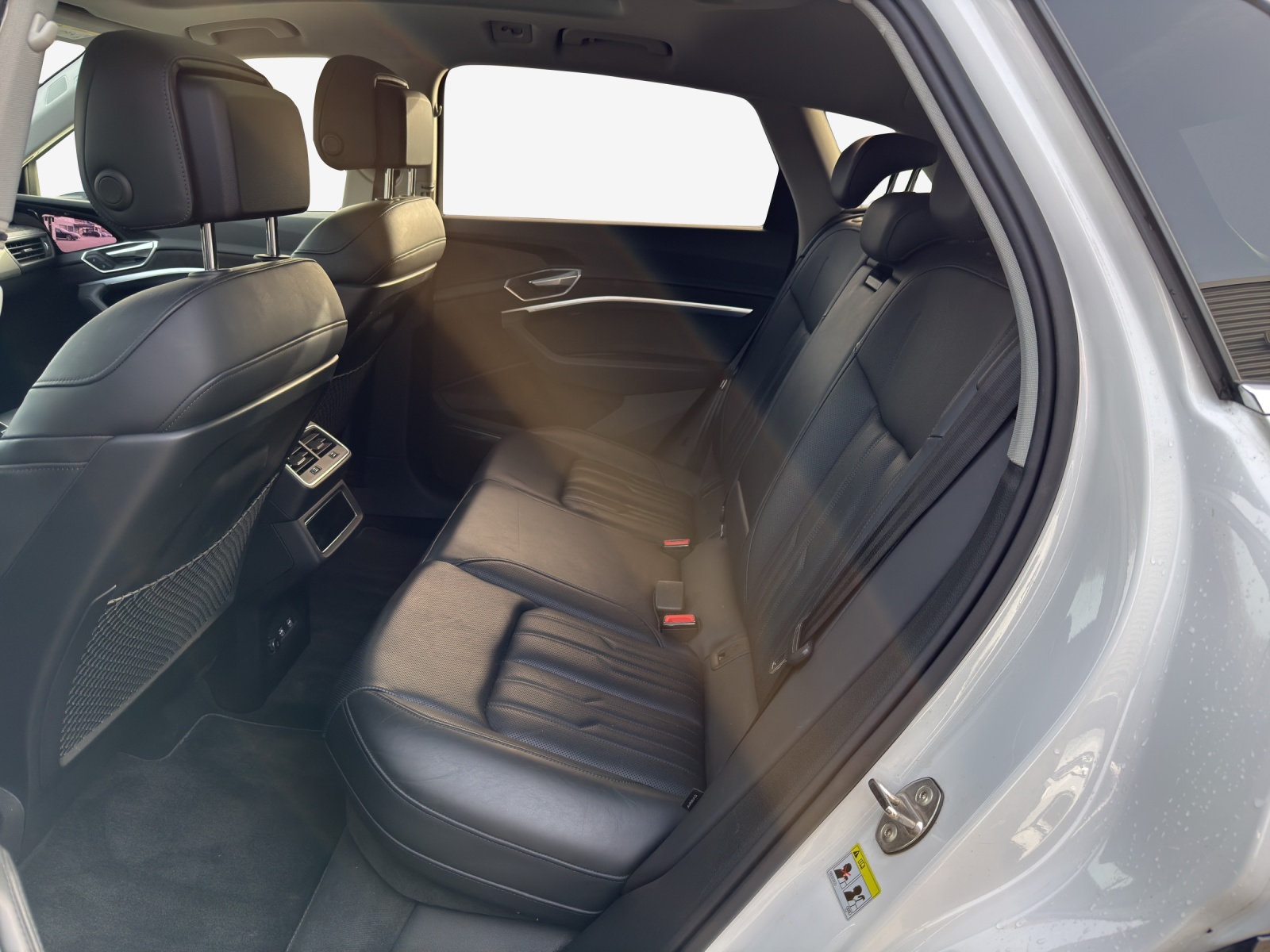 AUDI e-tron 55 Advanced quattro-image-12