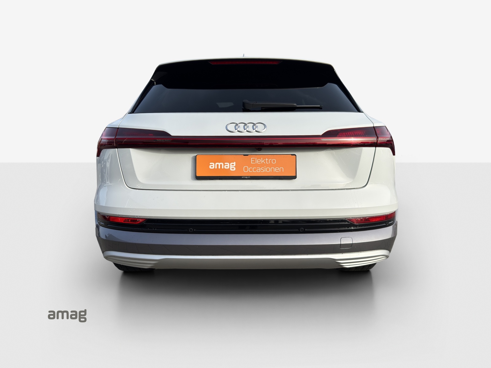 AUDI e-tron 55 Advanced quattro-image-4