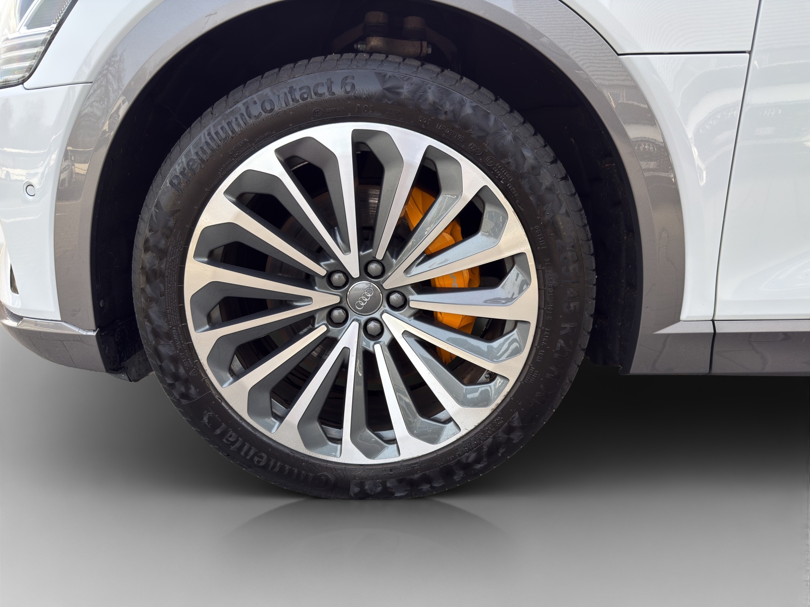 AUDI e-tron 55 Advanced quattro-image-14