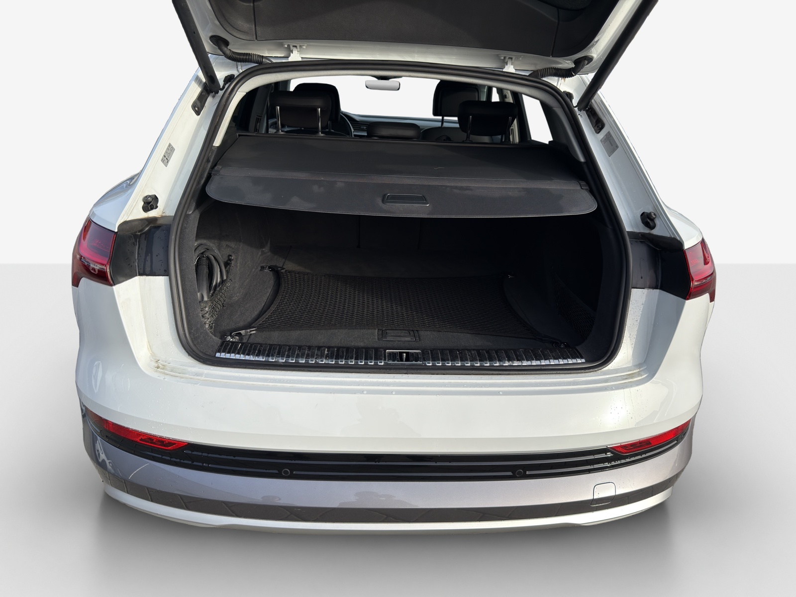 AUDI e-tron 55 Advanced quattro-image-13