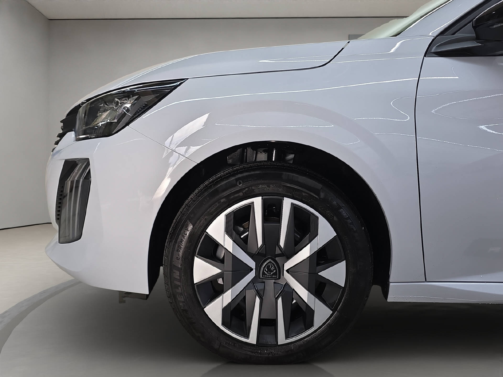 PEUGEOT E-208 136 Style-image-11