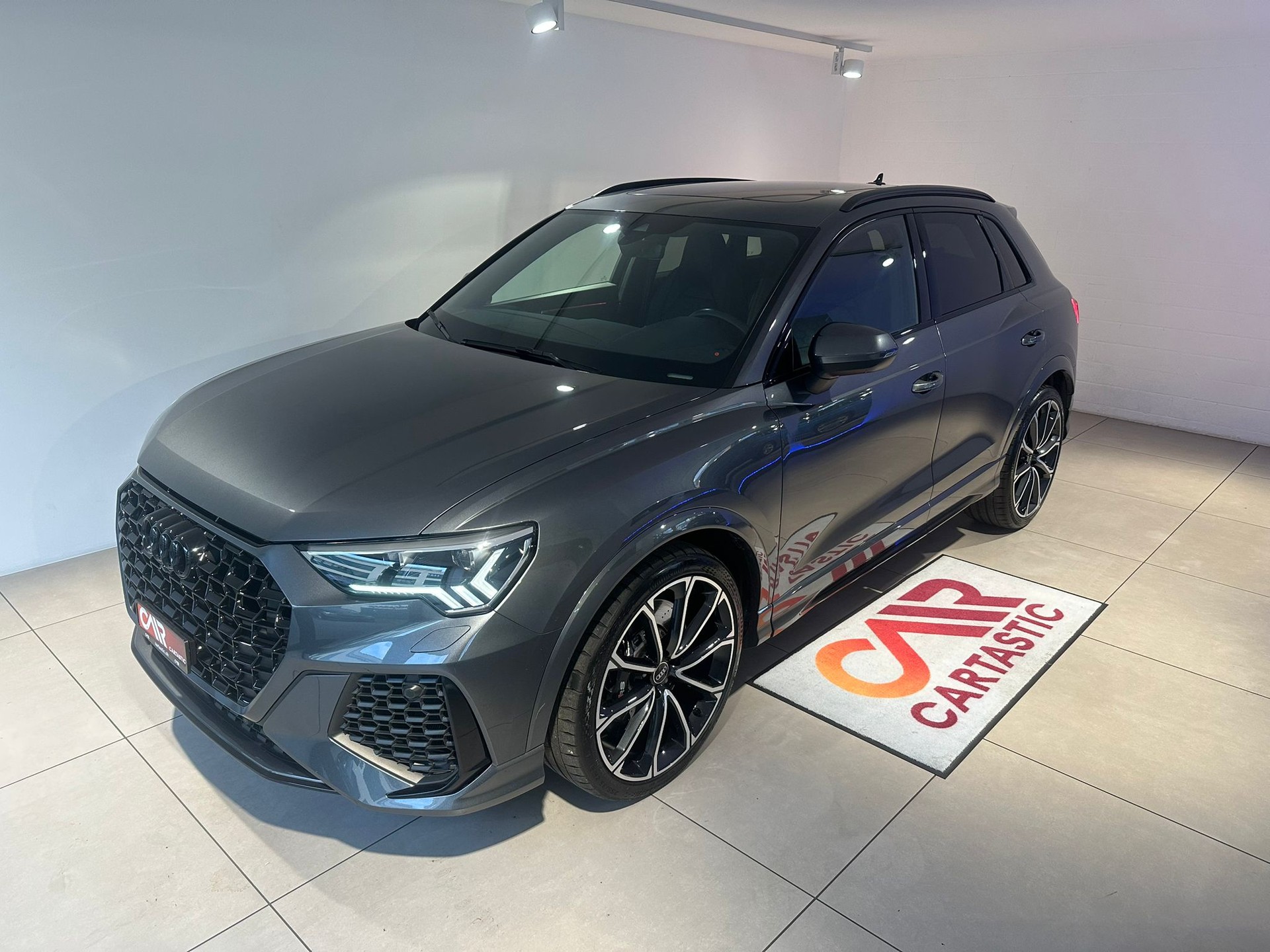 AUDI RS Q3 2.5 TFSI quattro-image-0