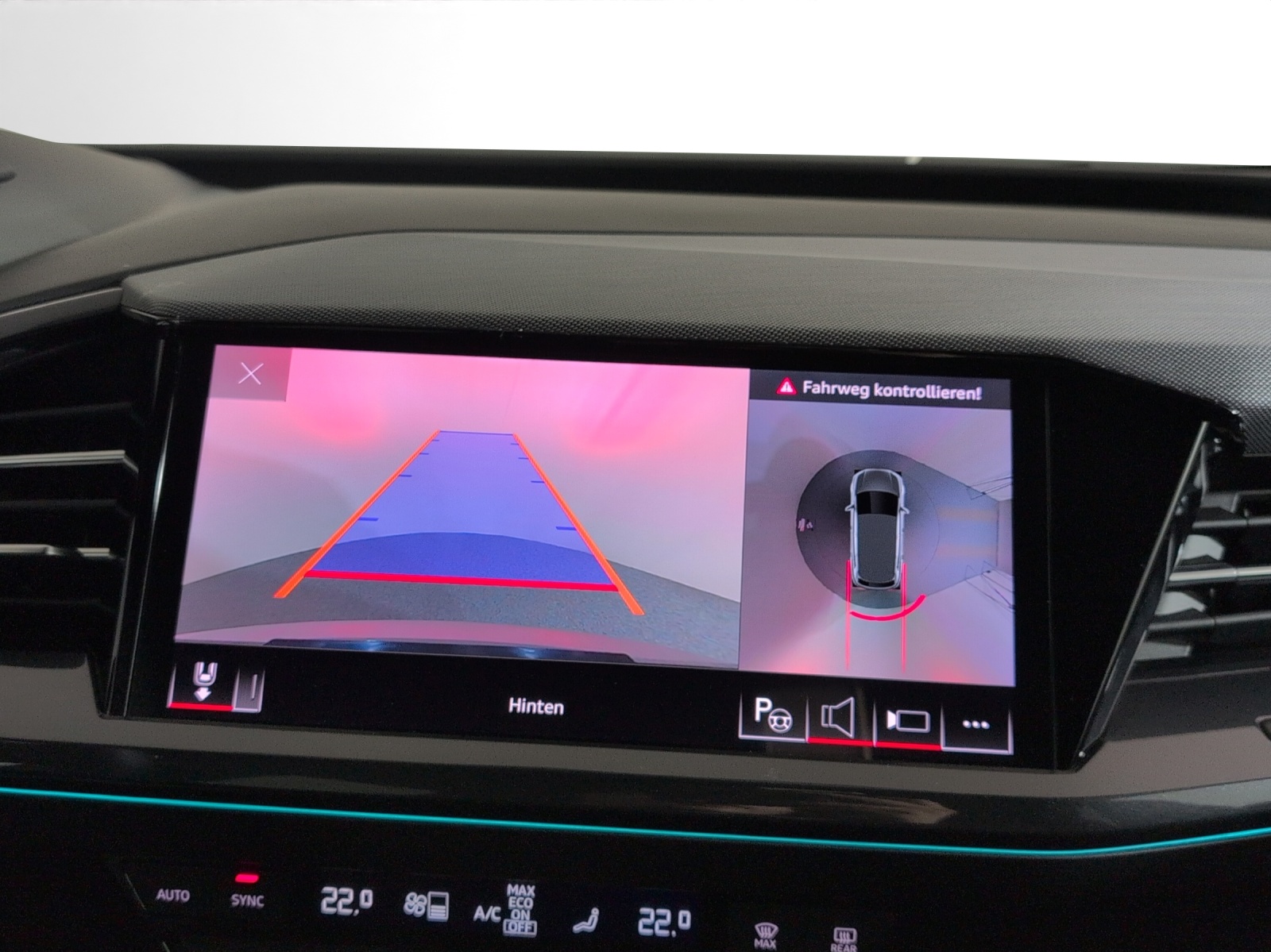 AUDI Q4 e-tron 45 quattro-image-11