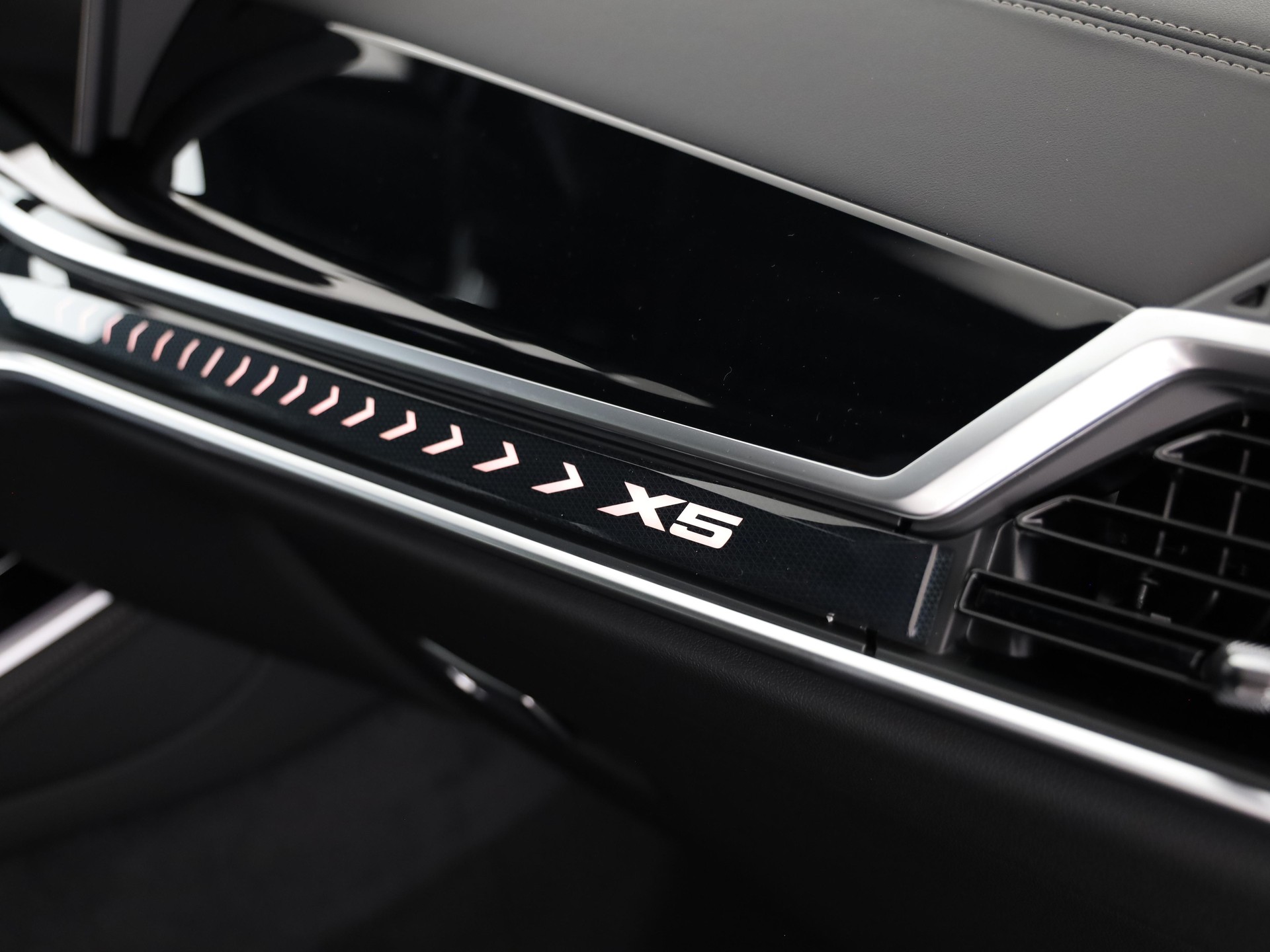 BMW X5 40i xDrive SAG-image-11