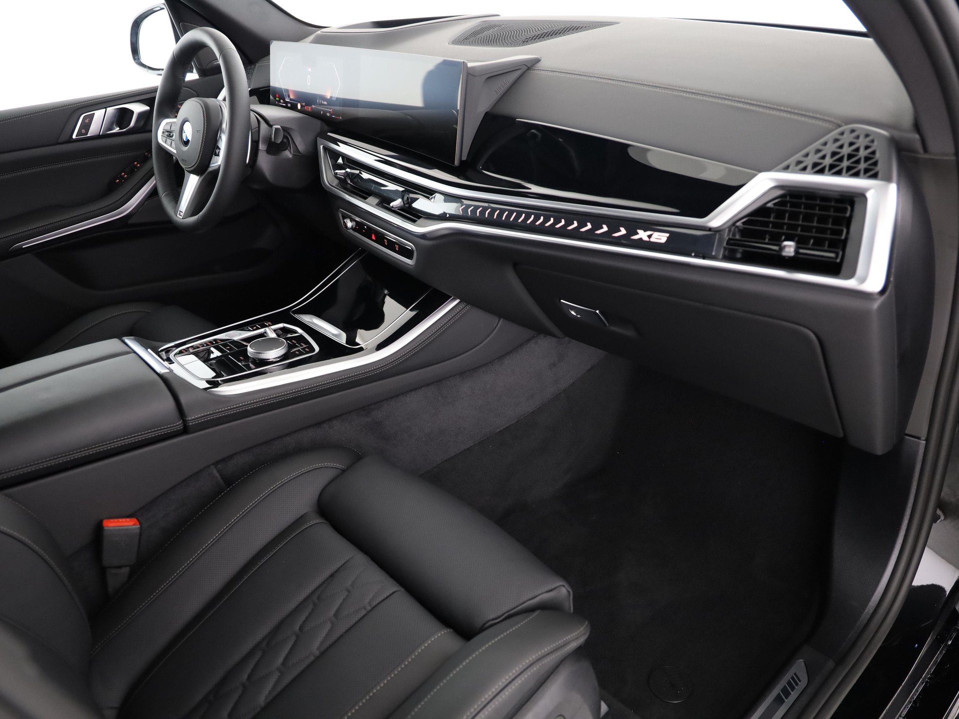 BMW X5 40i xDrive SAG-image-13