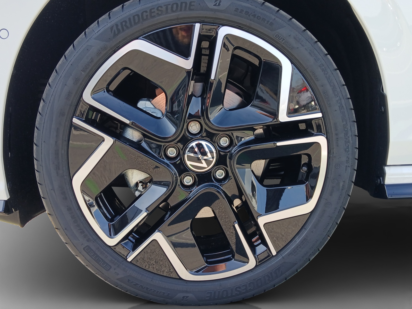 VW Golf 1.5 e TSI mHEV R-Line DSG-image-15