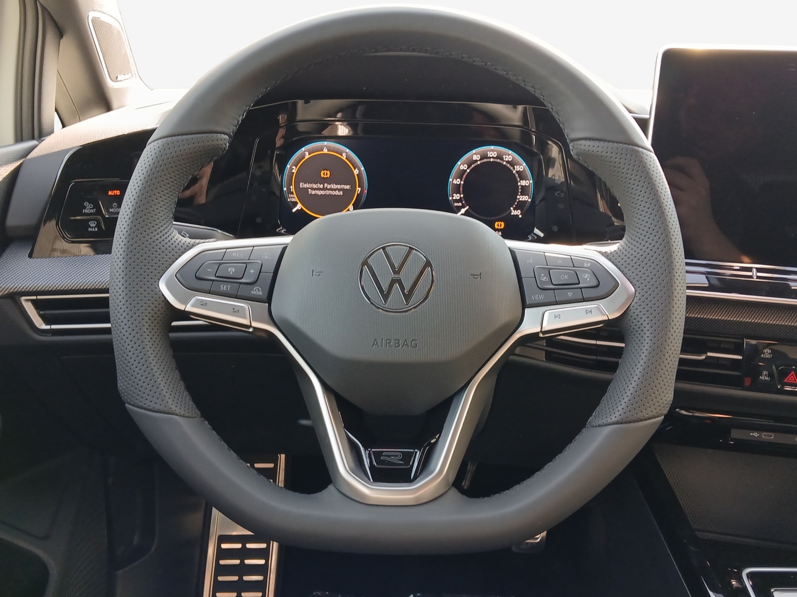 VW Golf 1.5 e TSI mHEV R-Line DSG-image-9