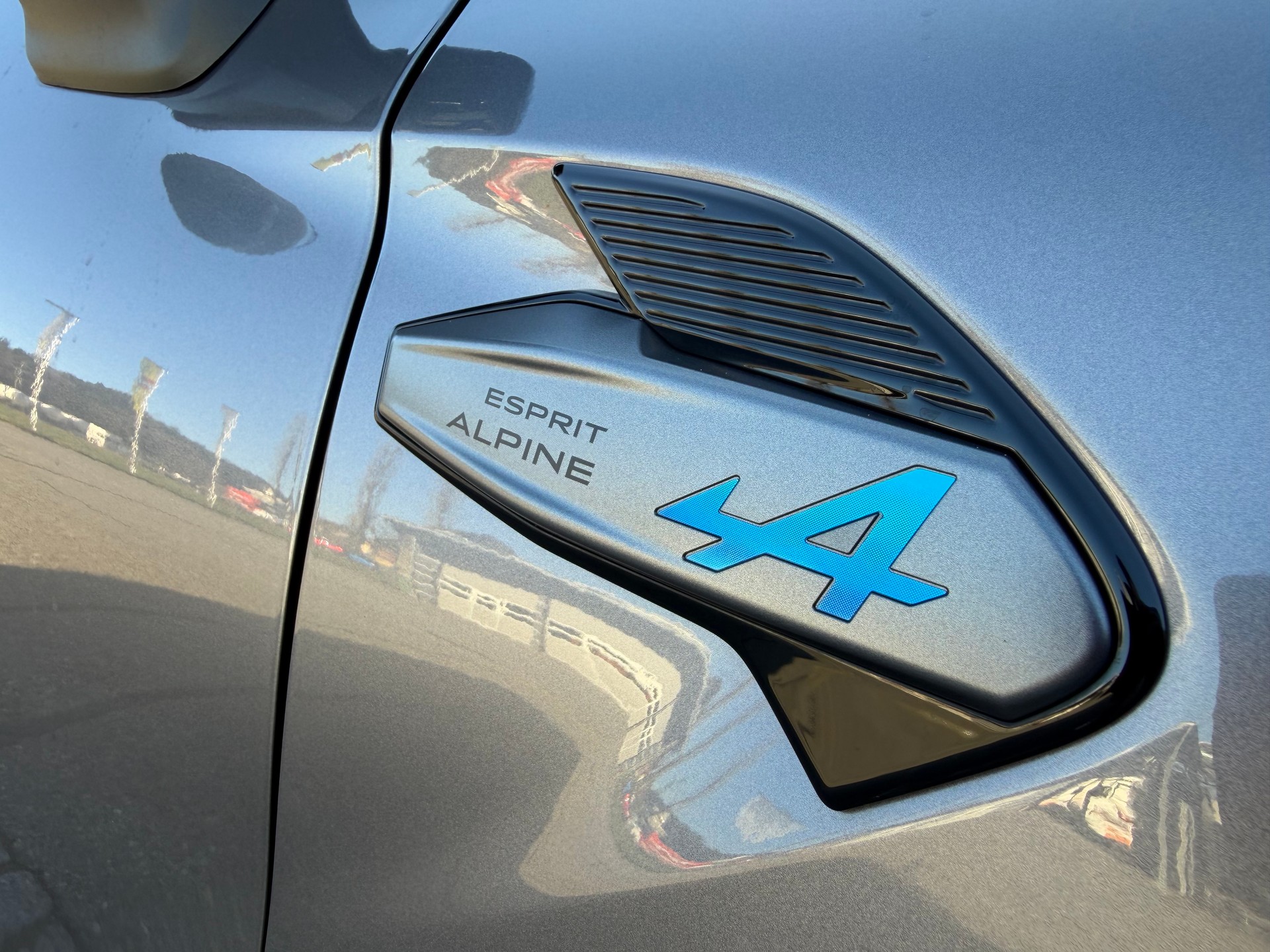 RENAULT CAPTUR "ALPINE" 1.3 TCE ESPRIT" ALPINE" CH WAGEN MIT RENAULT VOLLGARANTIE. NETTO 25`500.--image-27