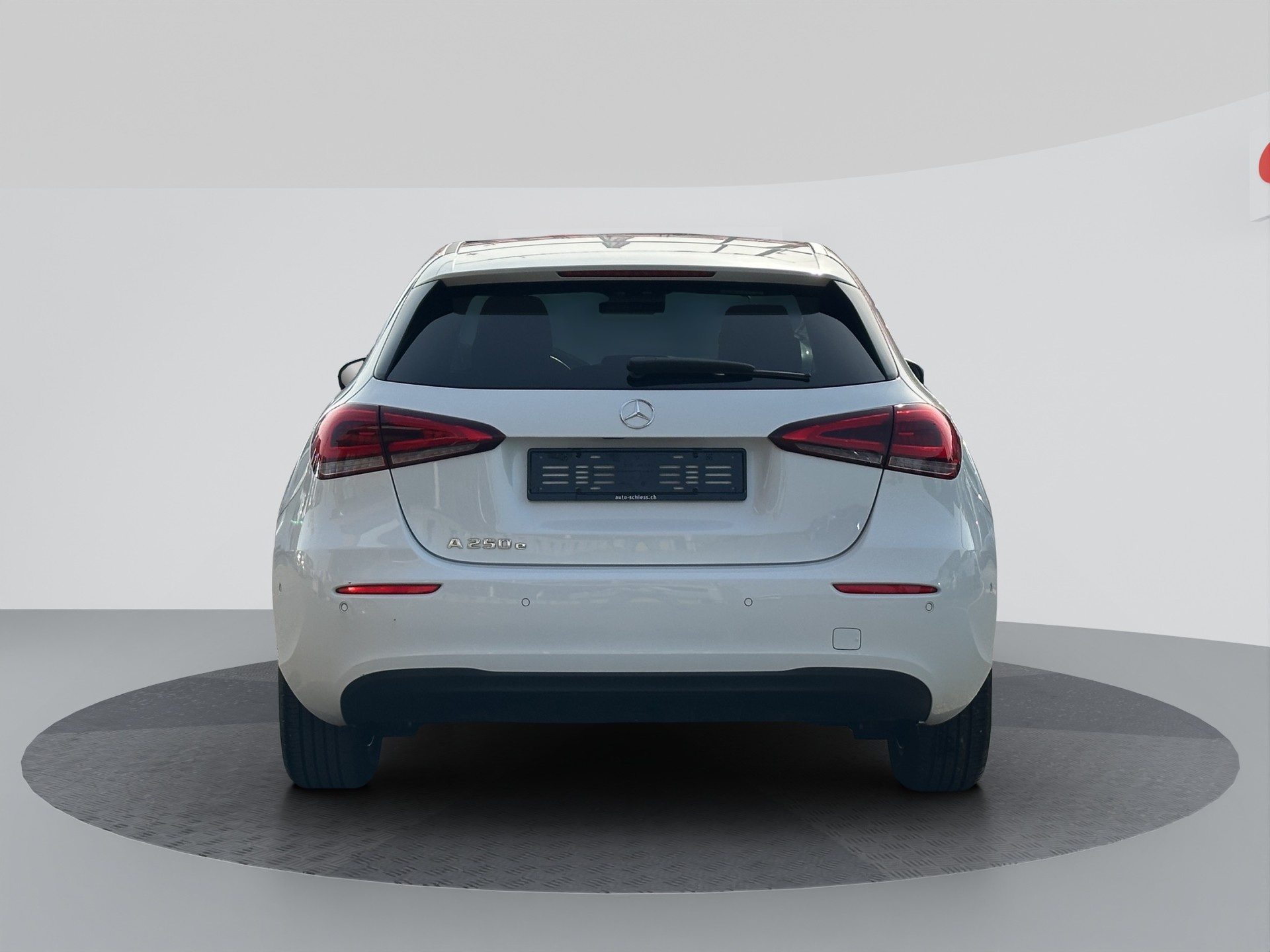 MERCEDES-BENZ A 250e Progressive 8G-DCT-image-3