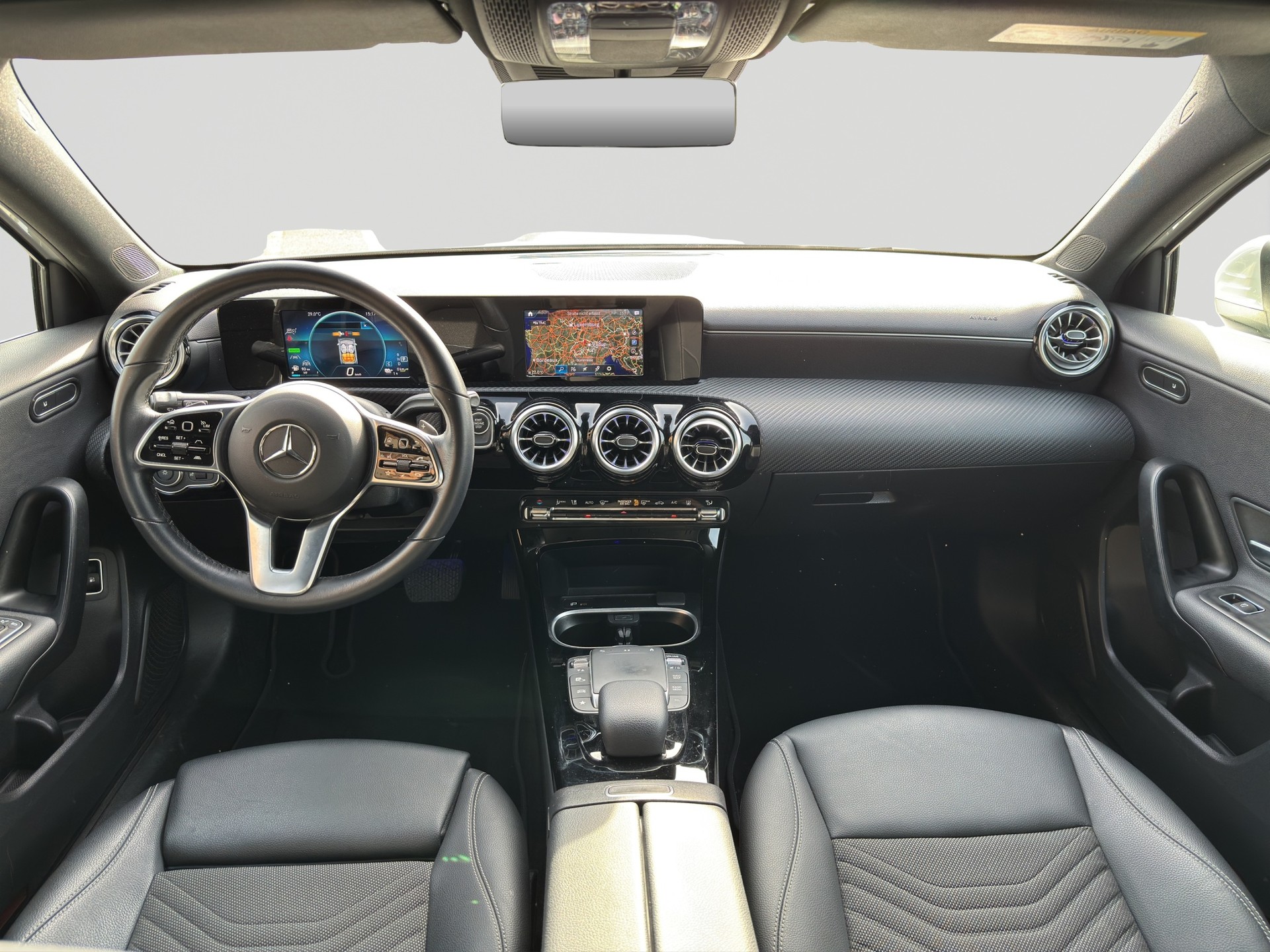MERCEDES-BENZ A 250e Progressive 8G-DCT-image-13