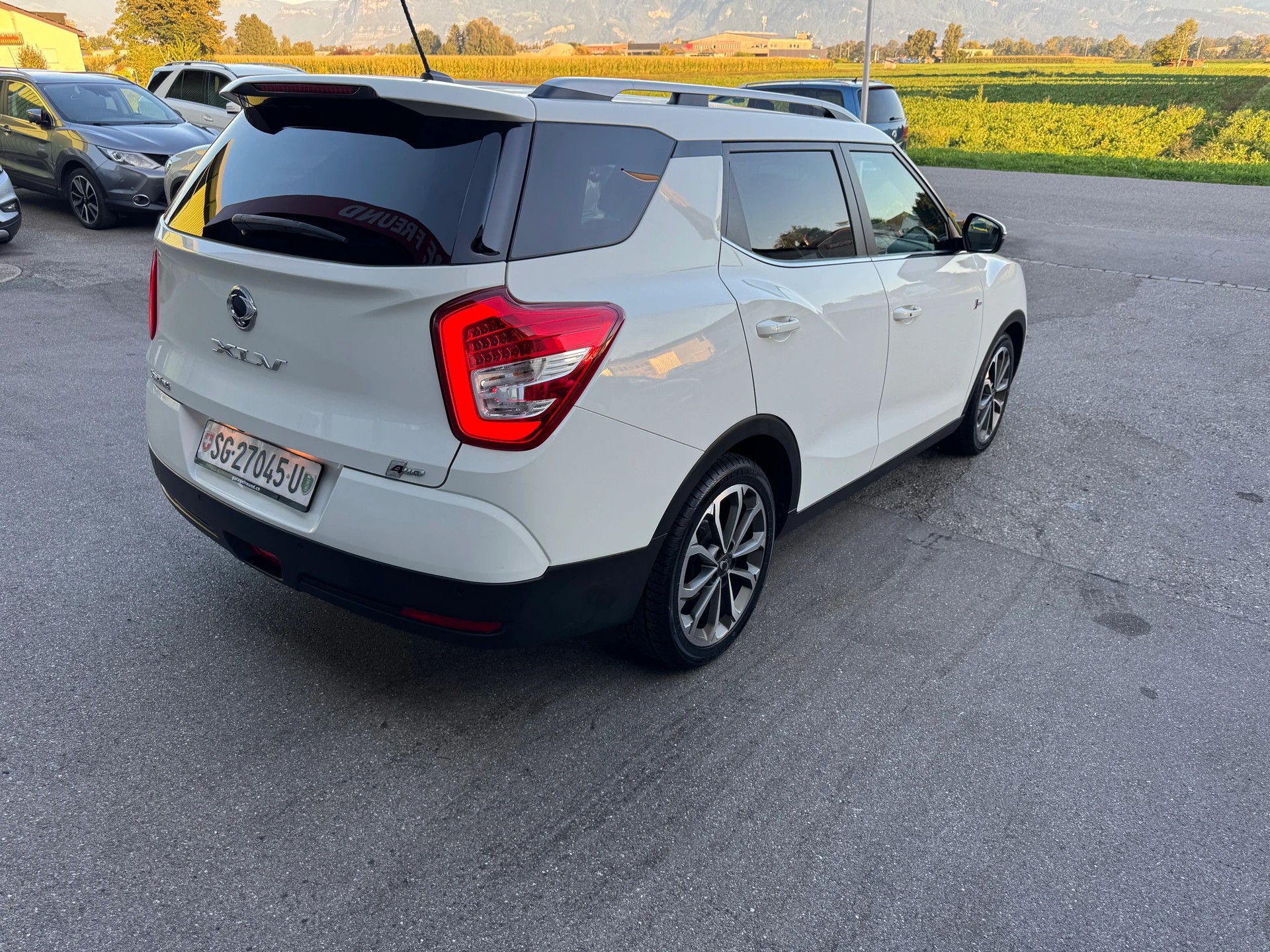 KGM-SsangYong XLV 1.6 eXDi Crystal 4WD Automatic-image-9