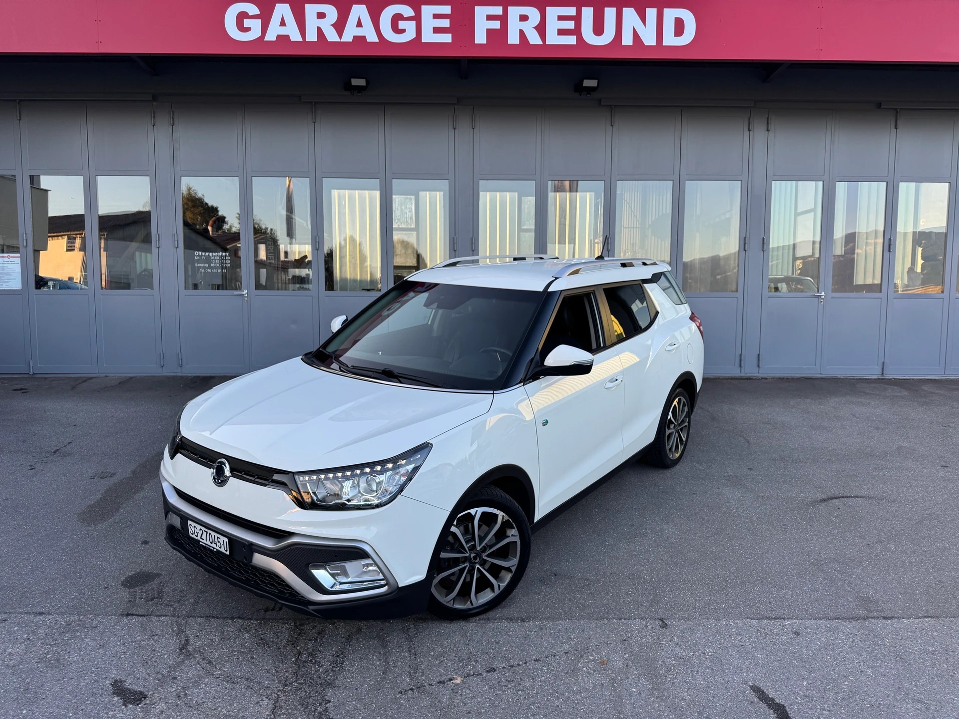 KGM-SsangYong XLV 1.6 eXDi Crystal 4WD Automatic-image-3