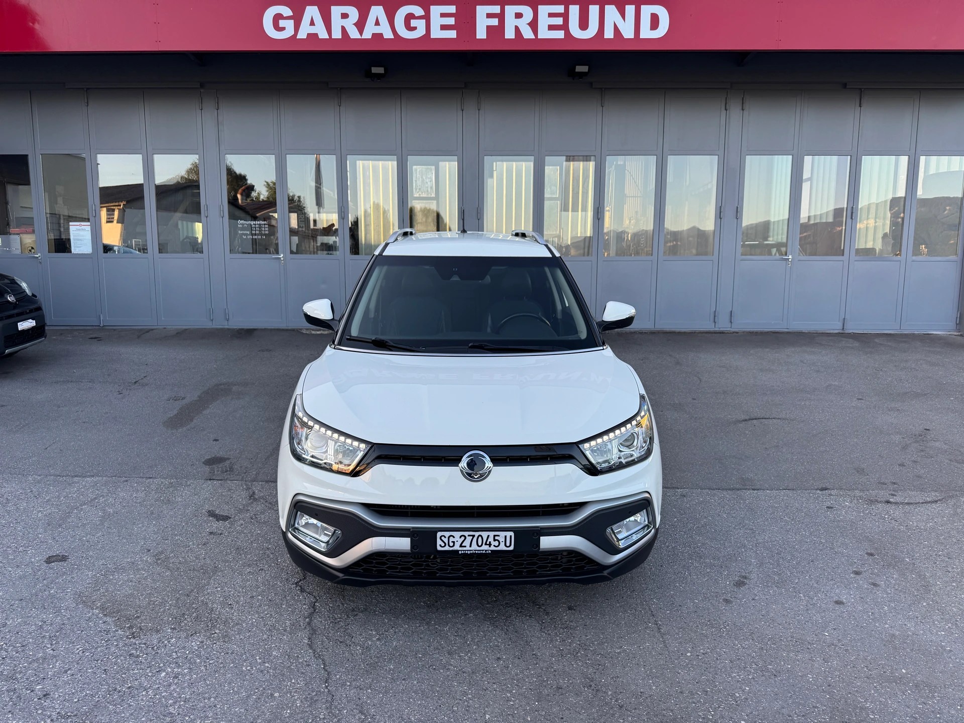KGM-SsangYong XLV 1.6 eXDi Crystal 4WD Automatic-image-4
