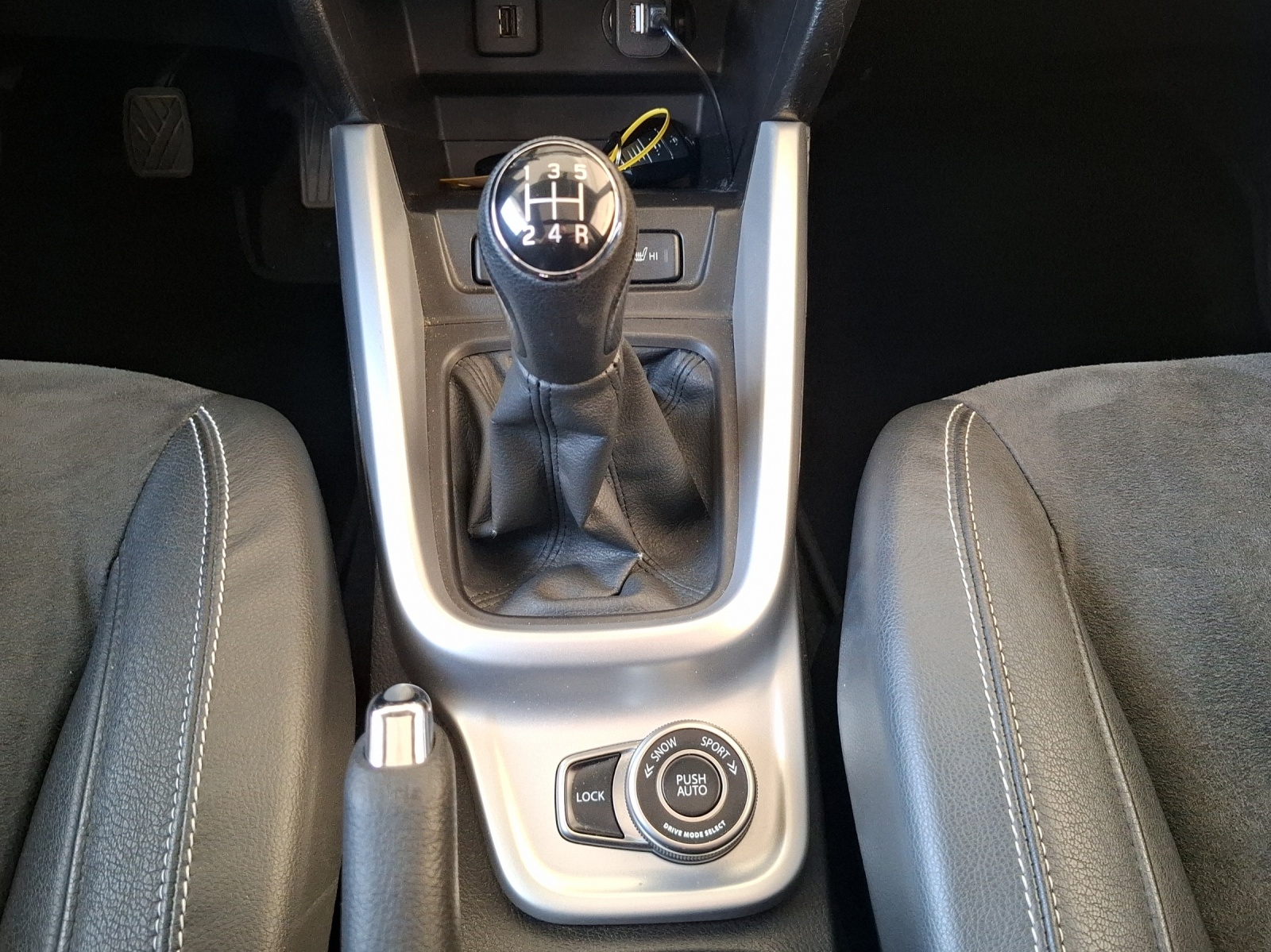 SUZUKI Vitara 1.6 Compact Top // 8-fach Aluminiumbereift-image-12