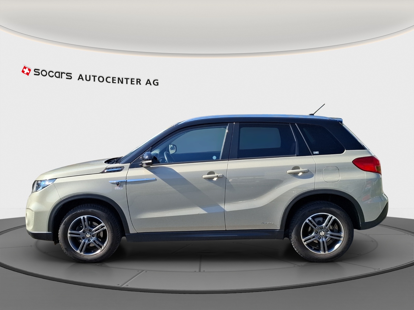 SUZUKI Vitara 1.6 Compact Top // 8-fach Aluminiumbereift-image-5
