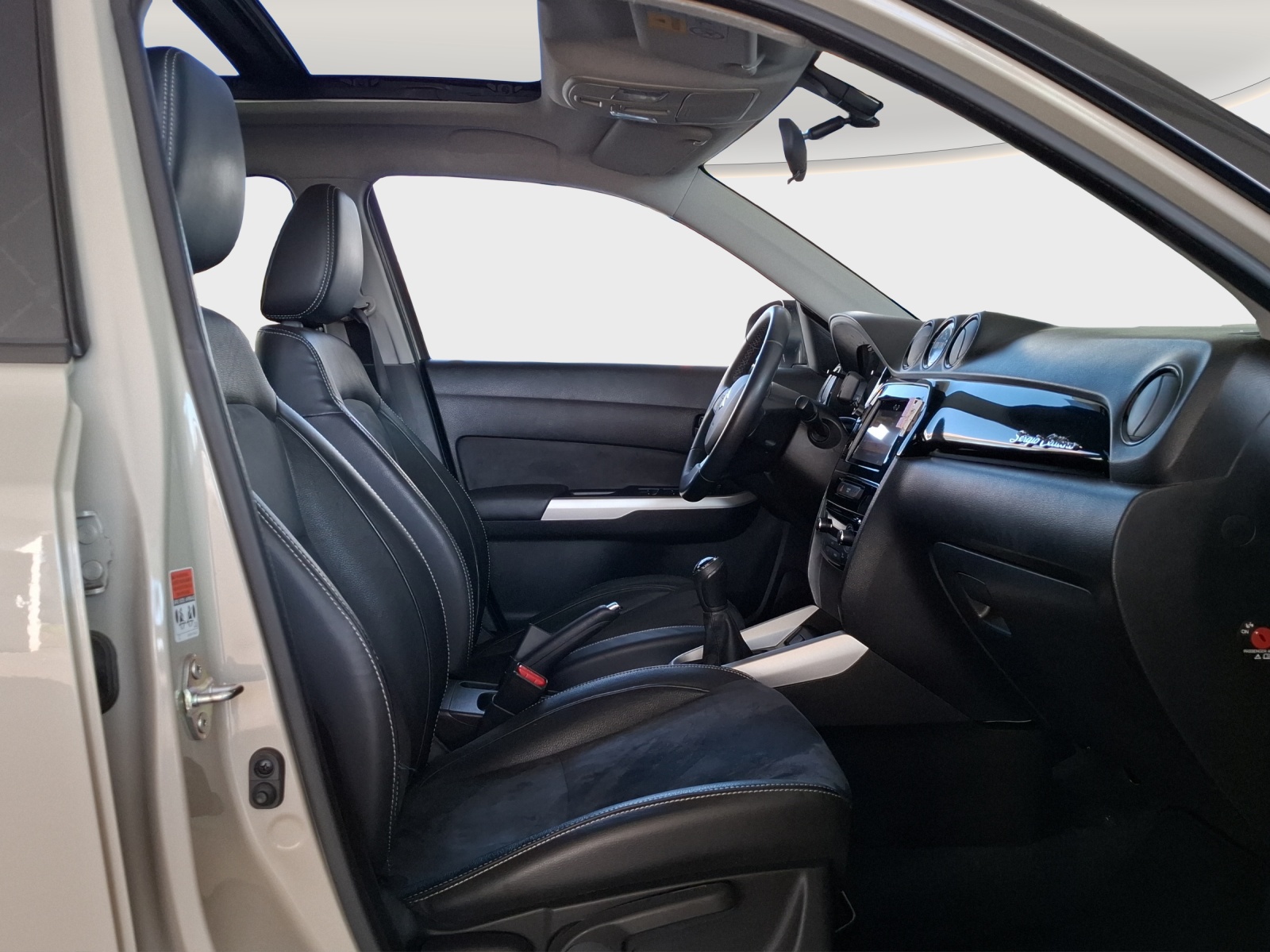 SUZUKI Vitara 1.6 Compact Top // 8-fach Aluminiumbereift-image-9