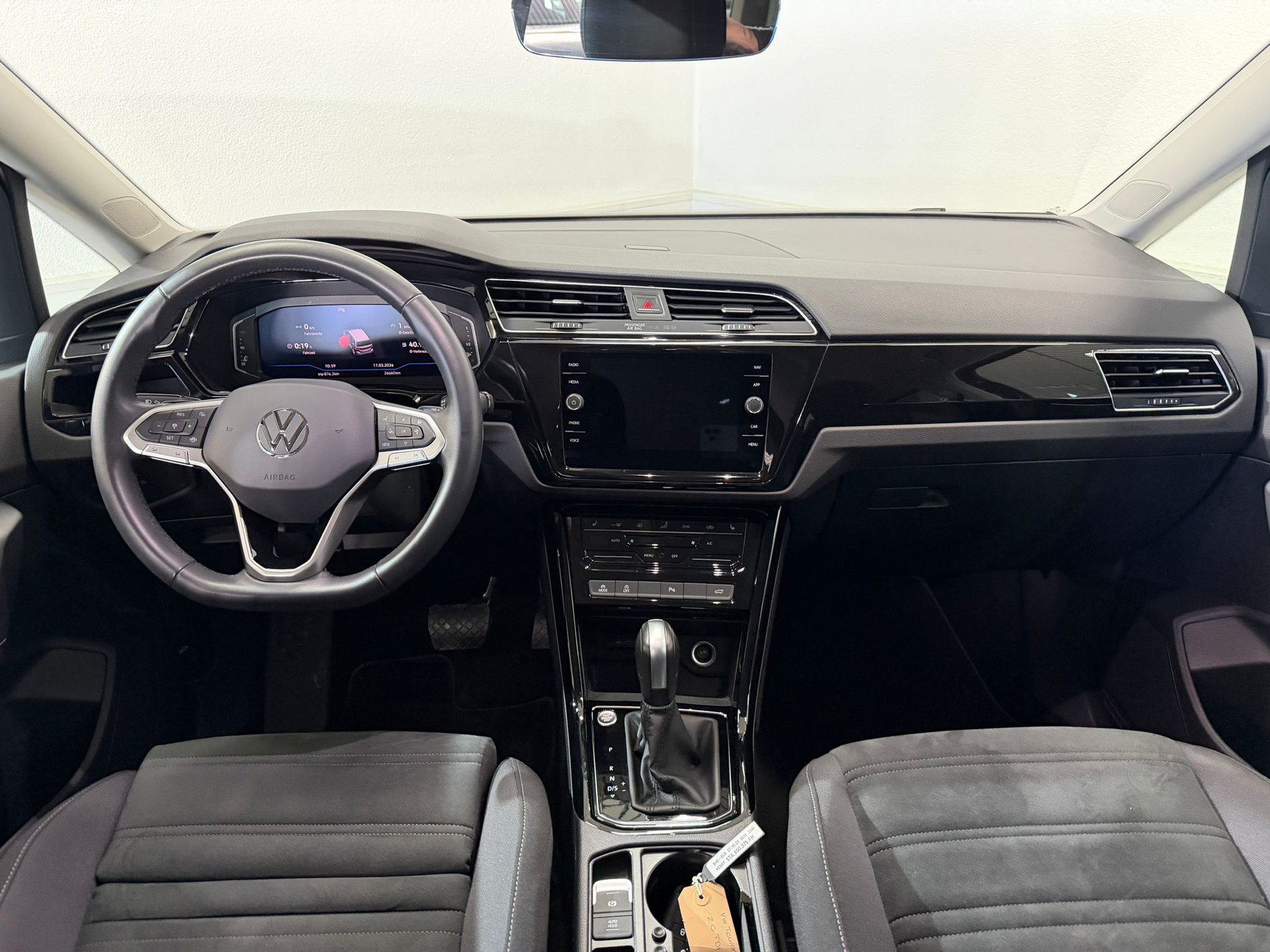 VW Touran 2.0 TDI BlueMotion Technology Highline DSG-image-7