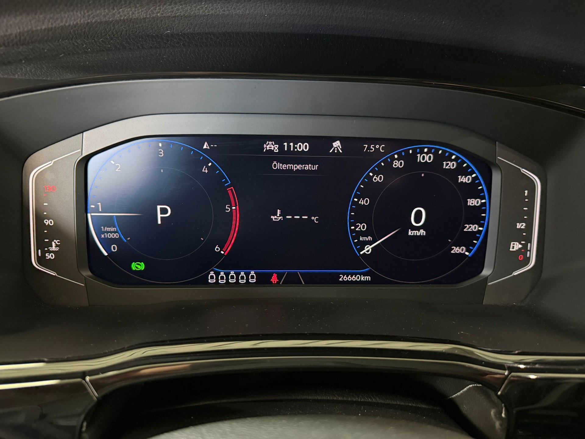 VW Touran 2.0 TDI BlueMotion Technology Highline DSG-image-11