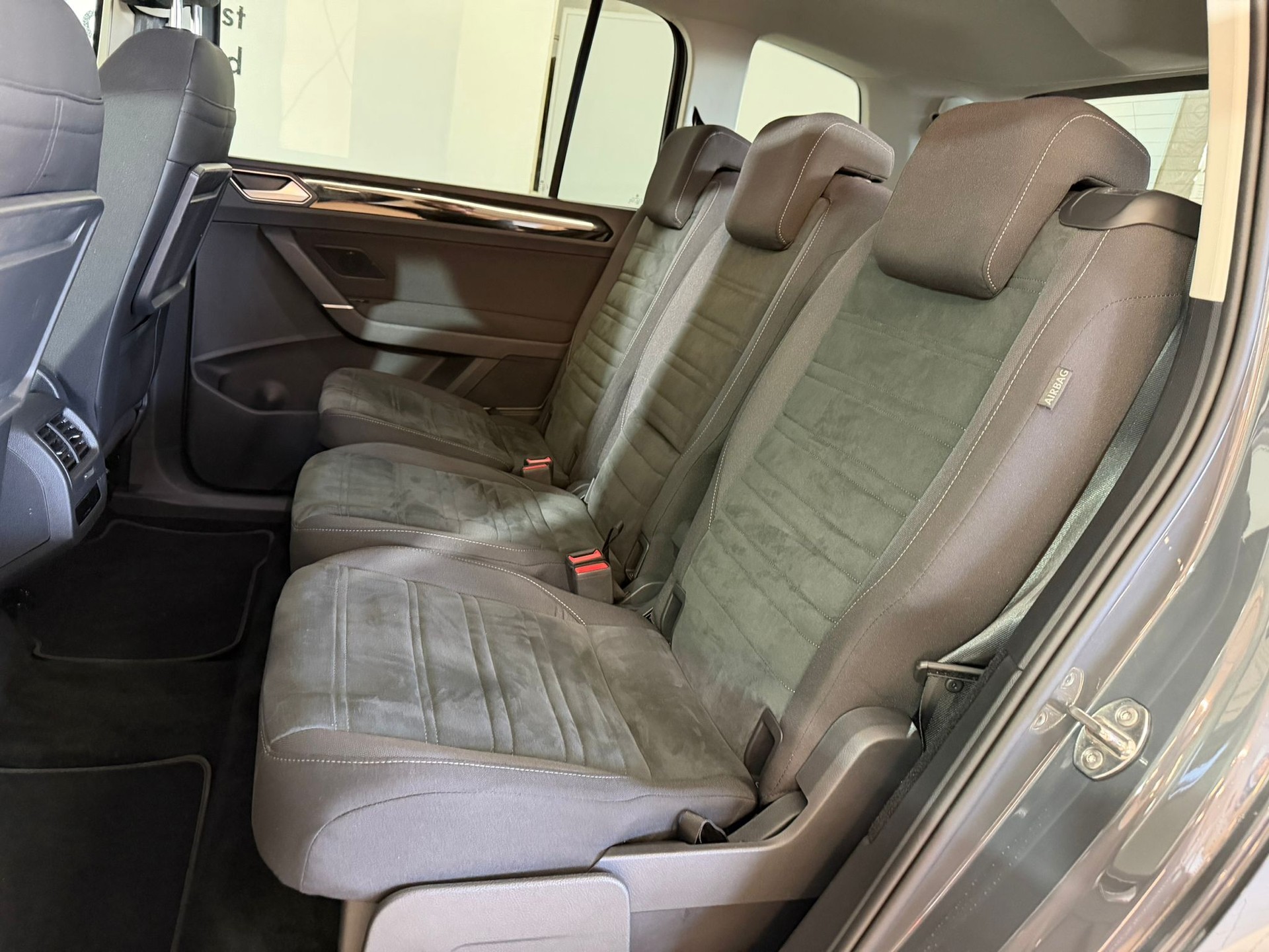 VW Touran 2.0 TDI BlueMotion Technology Highline DSG-image-9