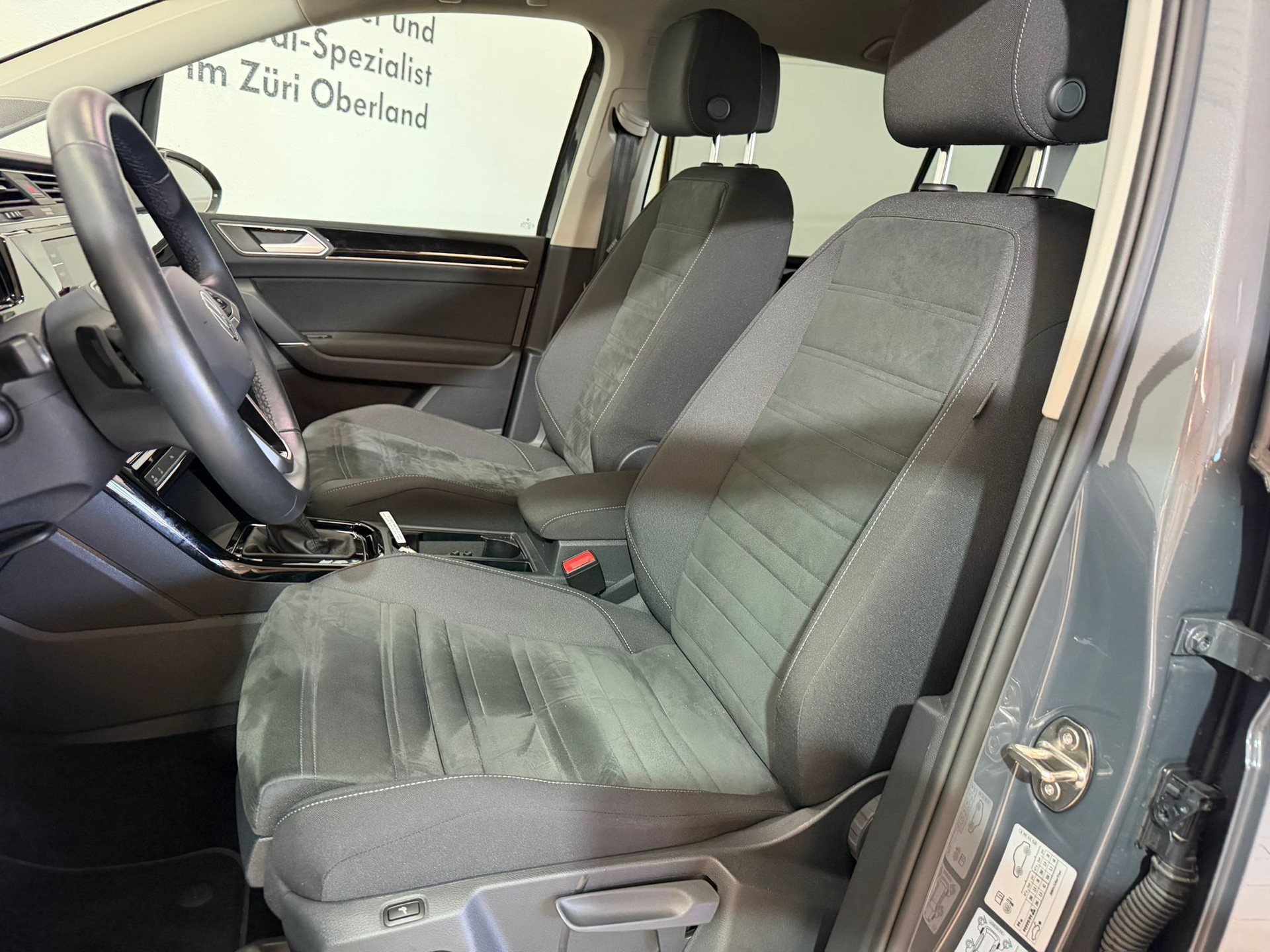 VW Touran 2.0 TDI BlueMotion Technology Highline DSG-image-8