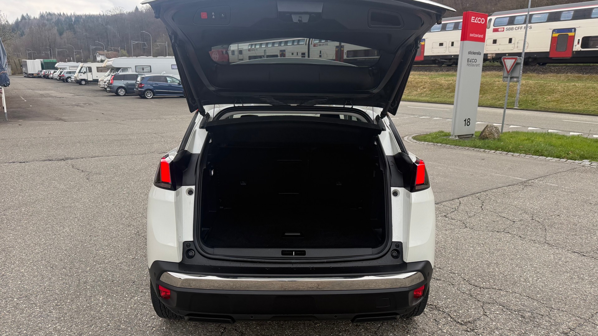 PEUGEOT 3008-image-10