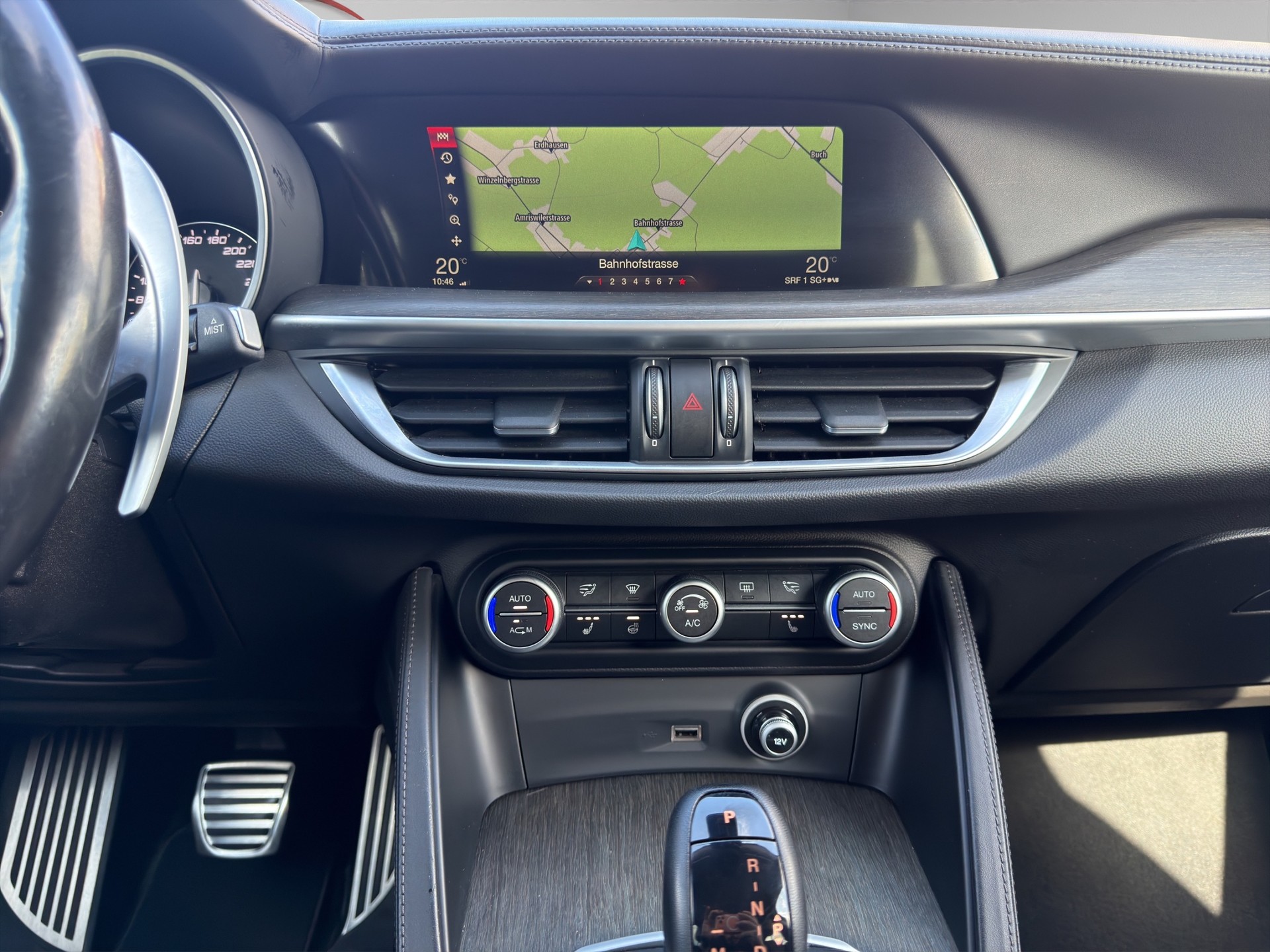 ALFA ROMEO Stelvio 2.0 Executive Q4 Automatic-image-24