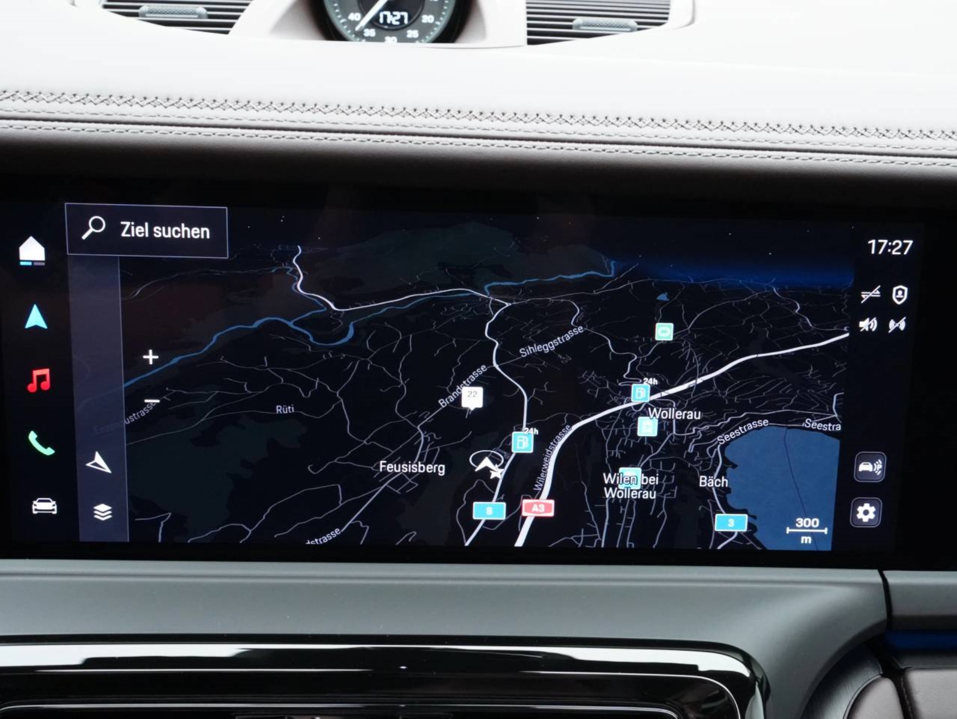 PORSCHE Panamera 4S E-Hybrid-image-17