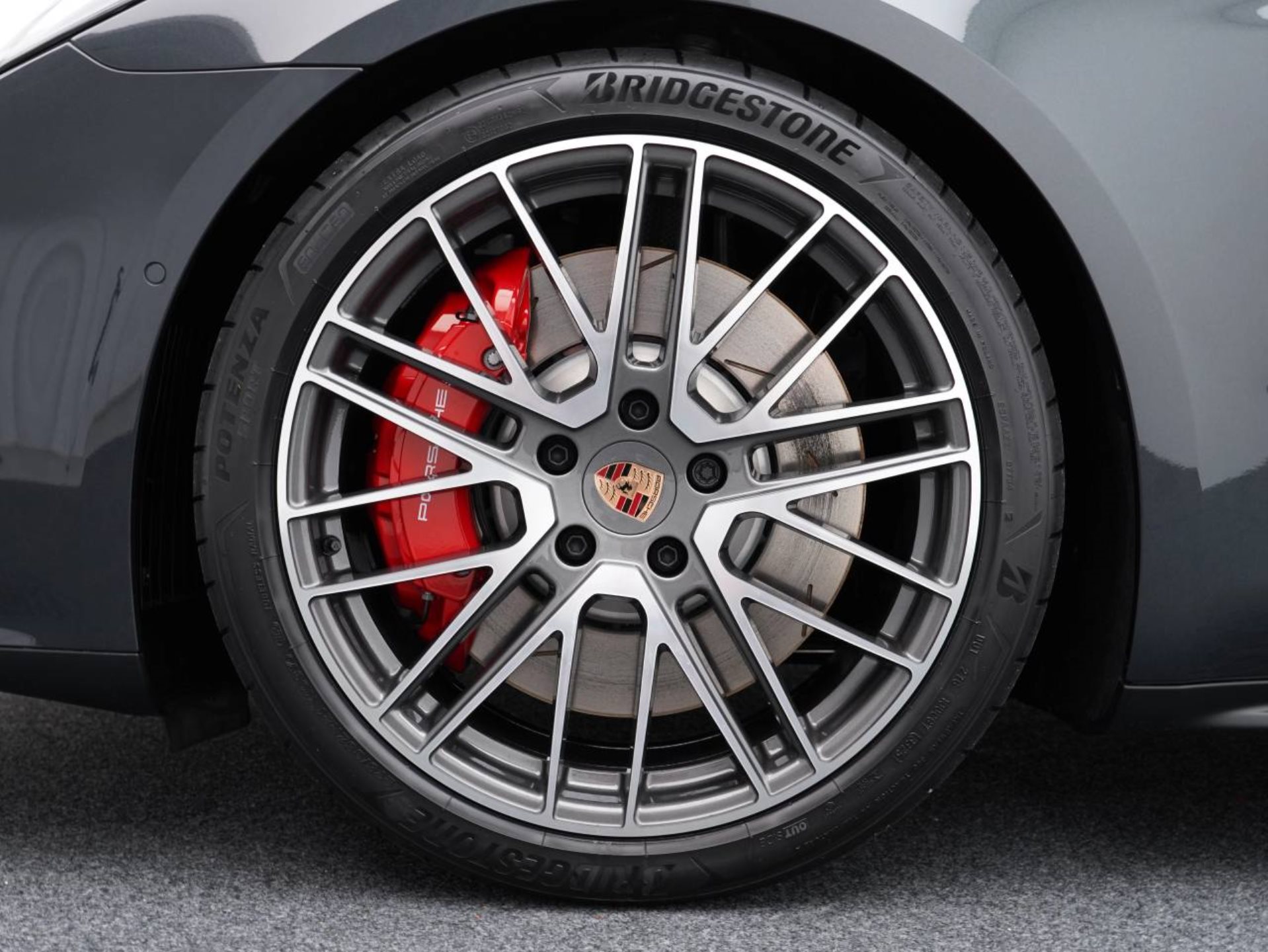 PORSCHE Panamera 4S E-Hybrid-image-10