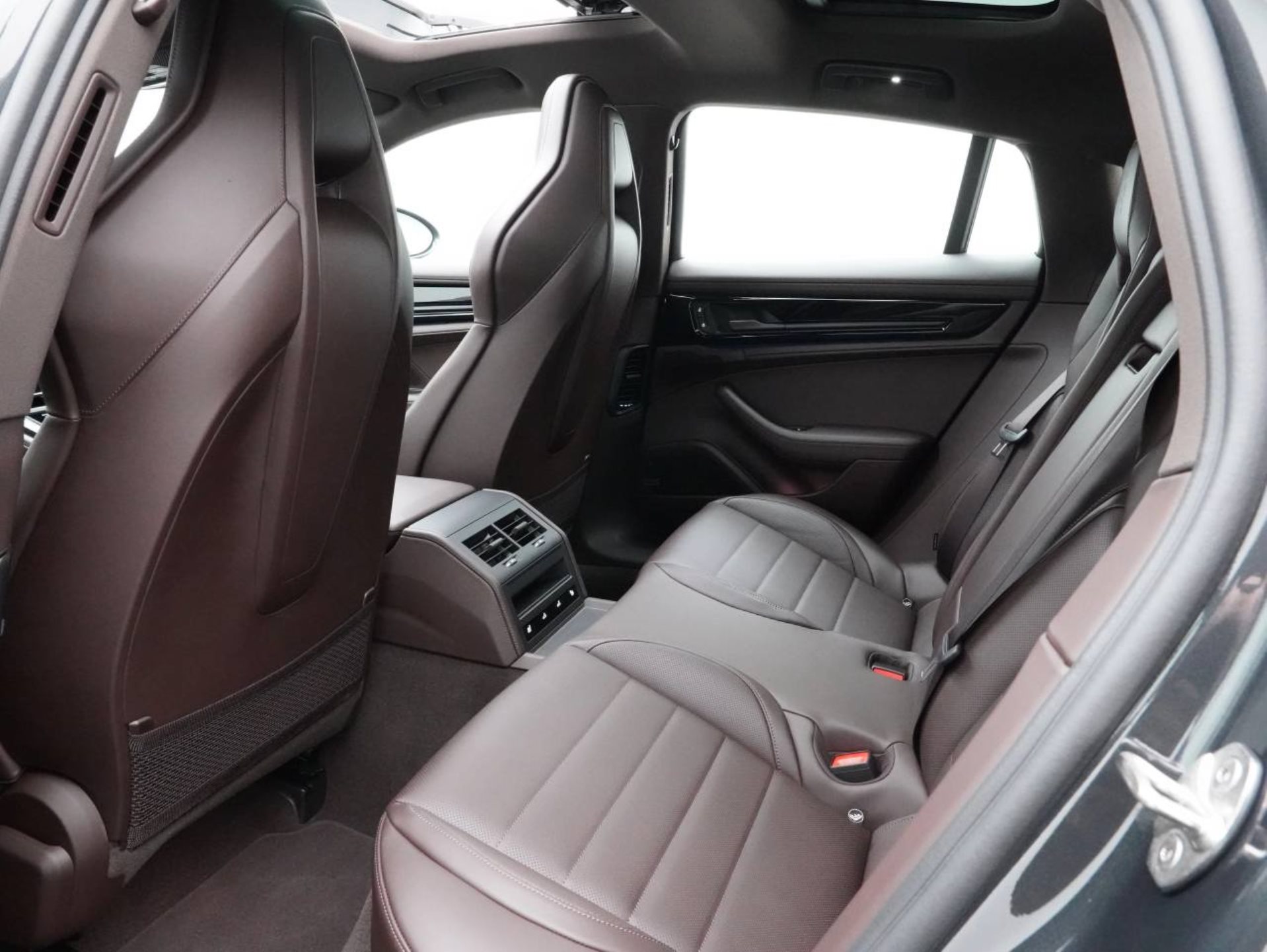 PORSCHE Panamera 4S E-Hybrid-image-27