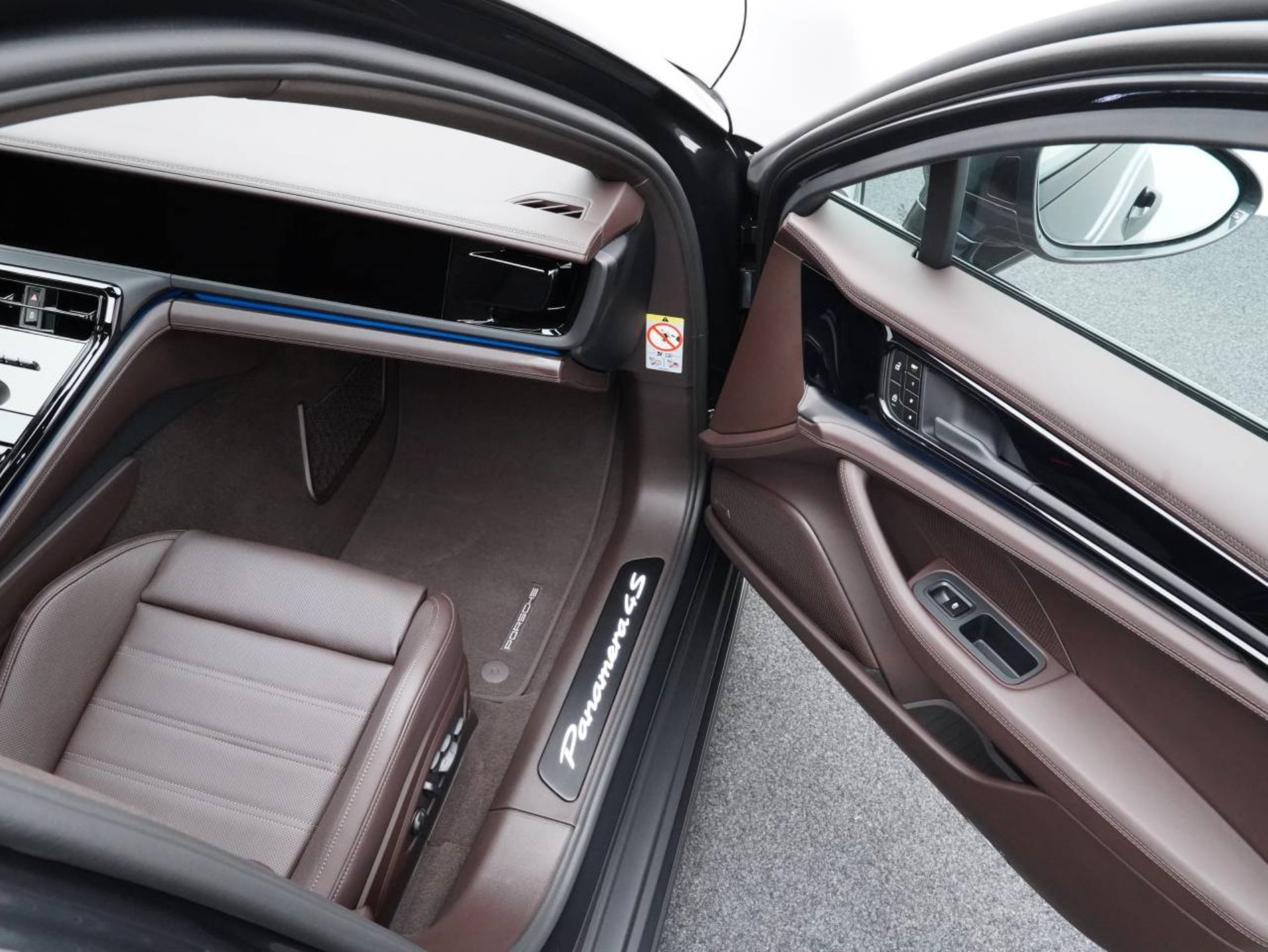 PORSCHE Panamera 4S E-Hybrid-image-22
