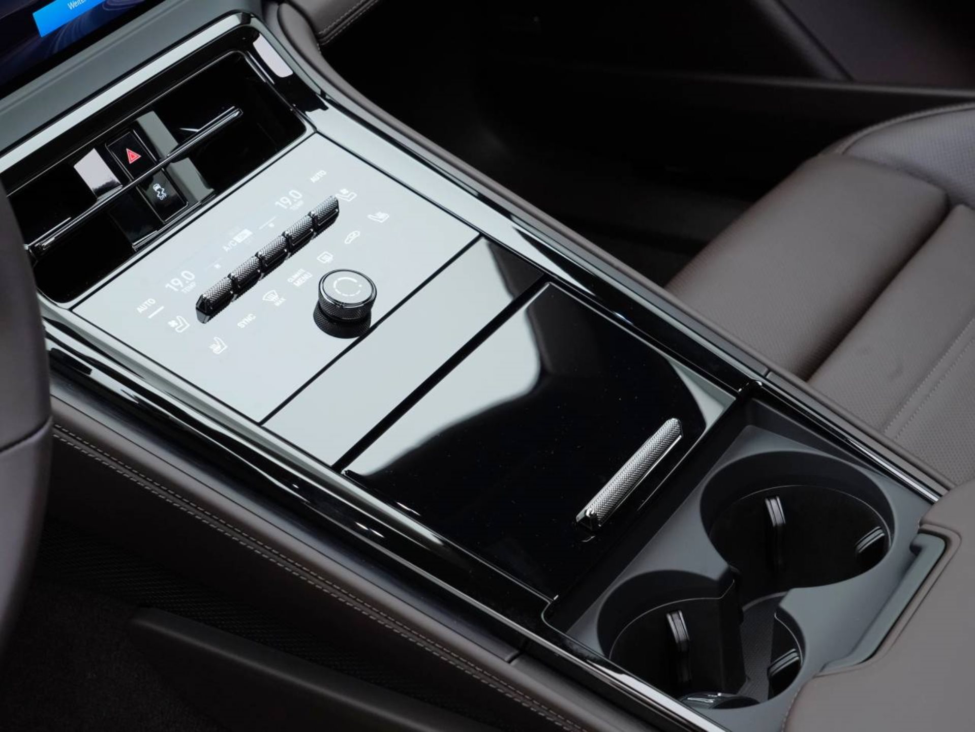 PORSCHE Panamera 4S E-Hybrid-image-18