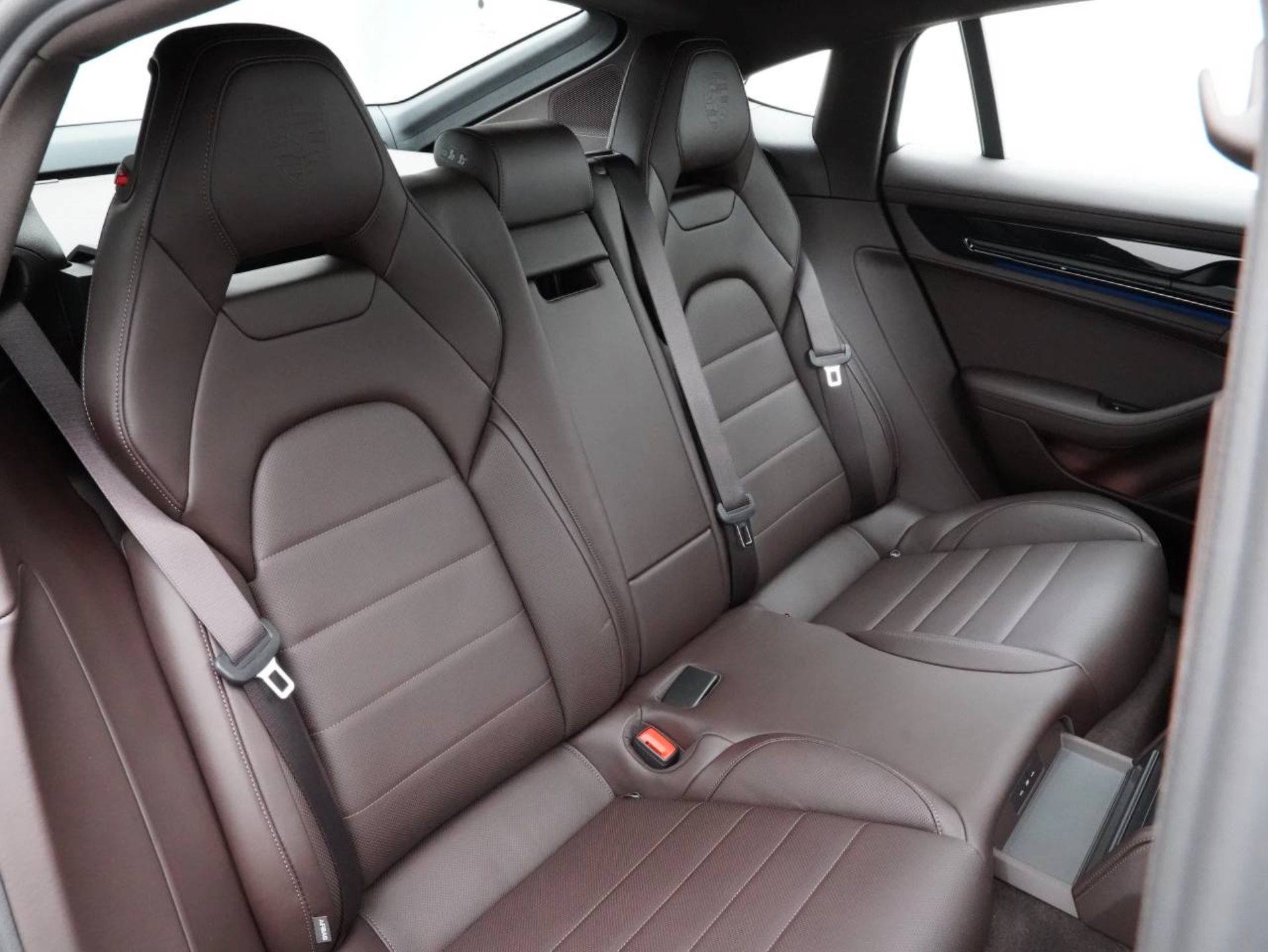 PORSCHE Panamera 4S E-Hybrid-image-29