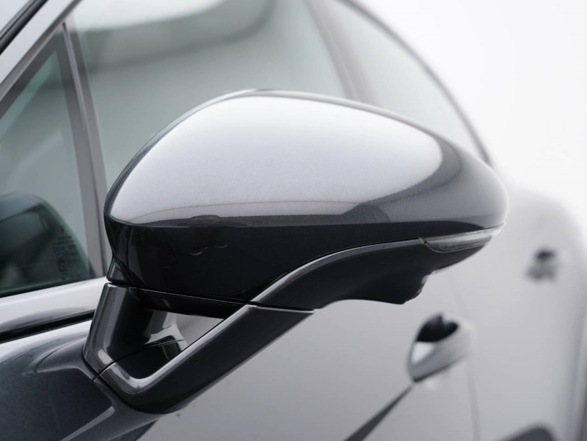 PORSCHE Panamera 4S E-Hybrid-image-13