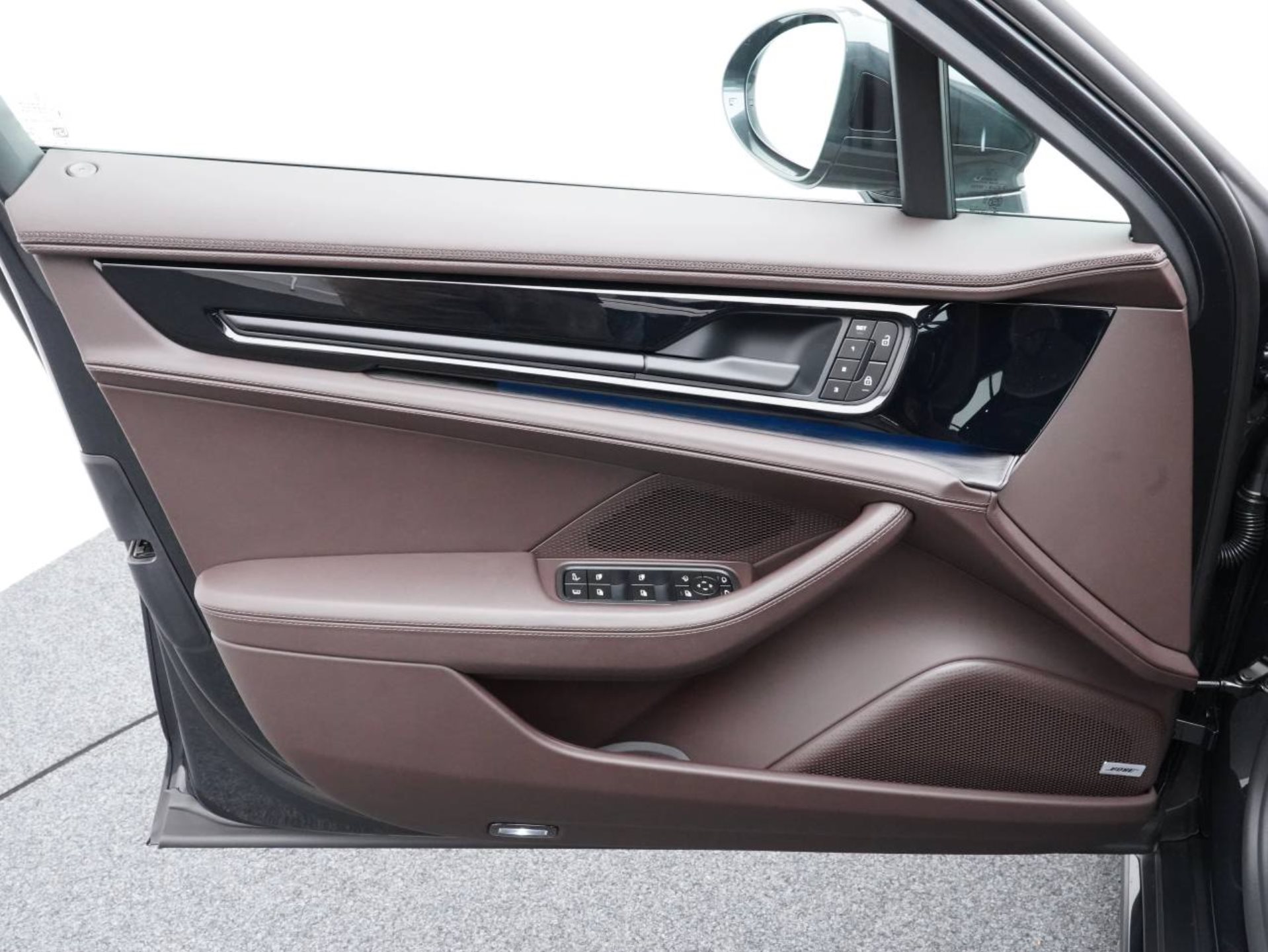 PORSCHE Panamera 4S E-Hybrid-image-20