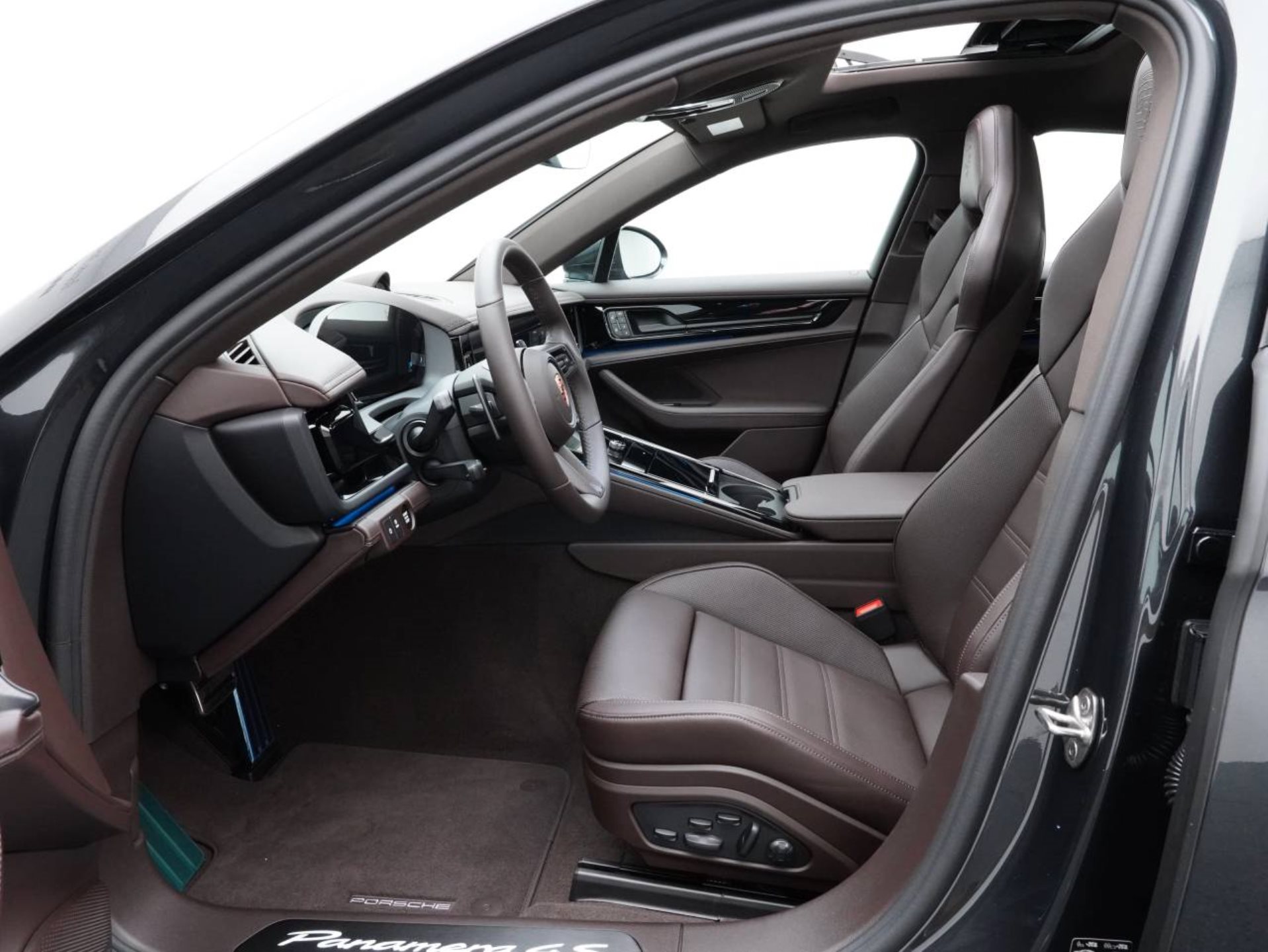 PORSCHE Panamera 4S E-Hybrid-image-4