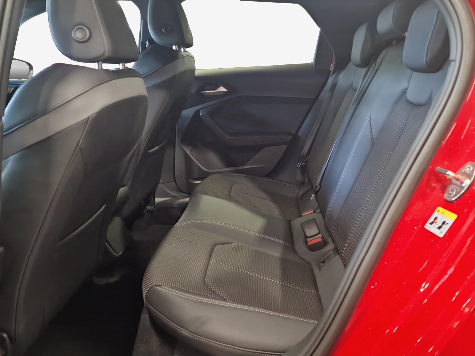 AUDI A1 Sportback 40 TFSI S Line S-tronic-image-11