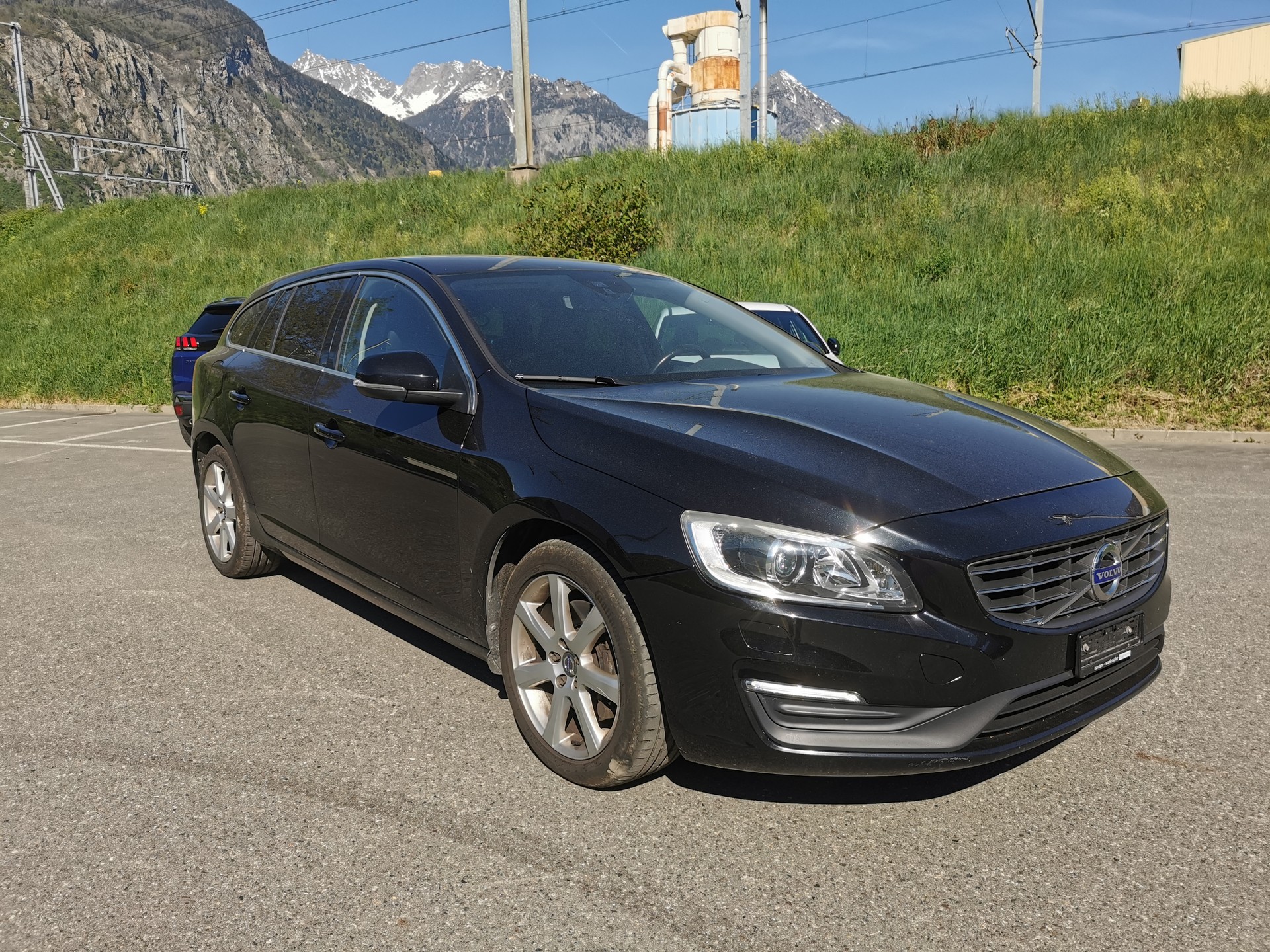 VOLVO V60 D4 AWD Momentum Geartronic-image-4