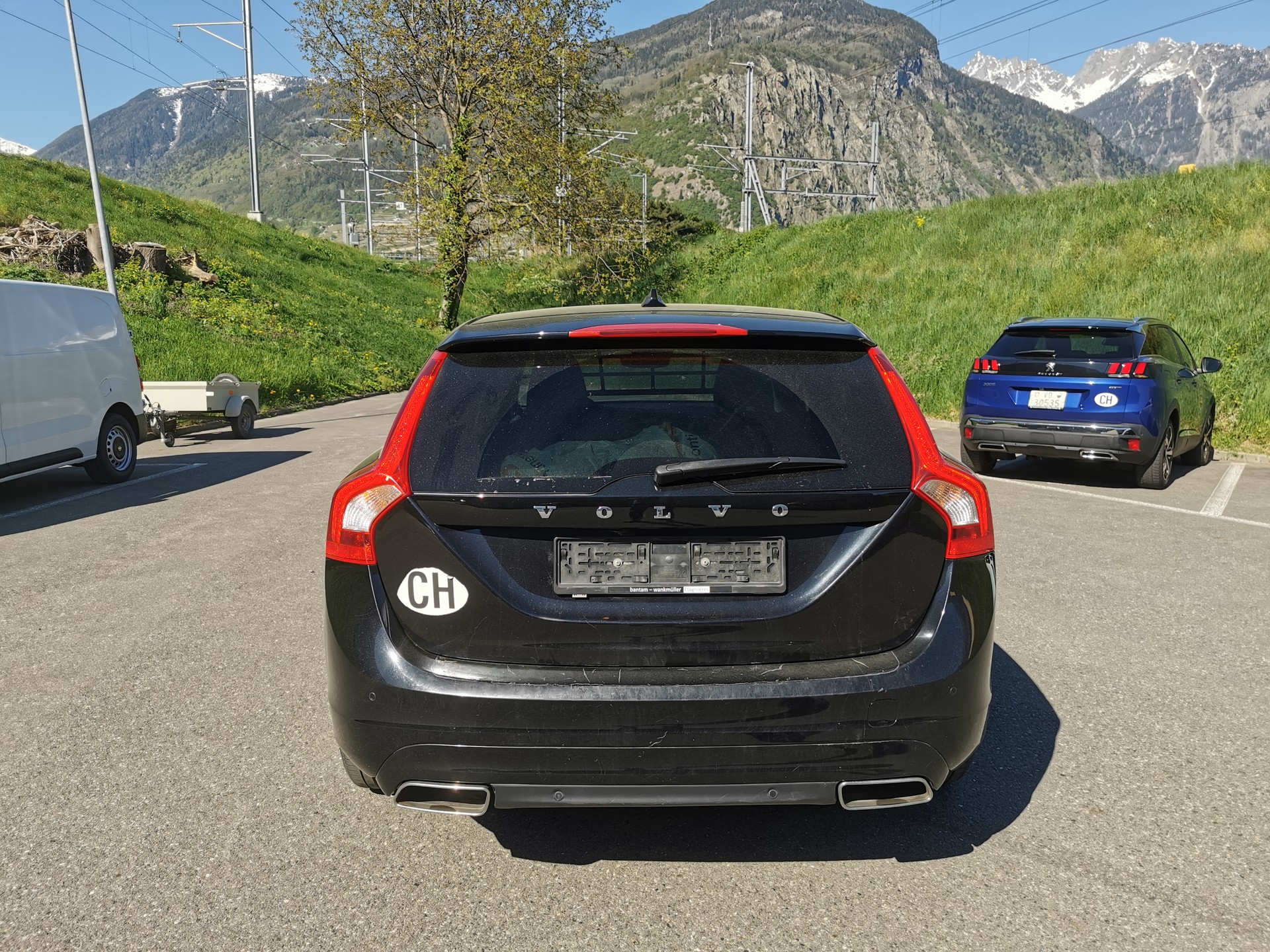 VOLVO V60 D4 AWD Momentum Geartronic-image-2