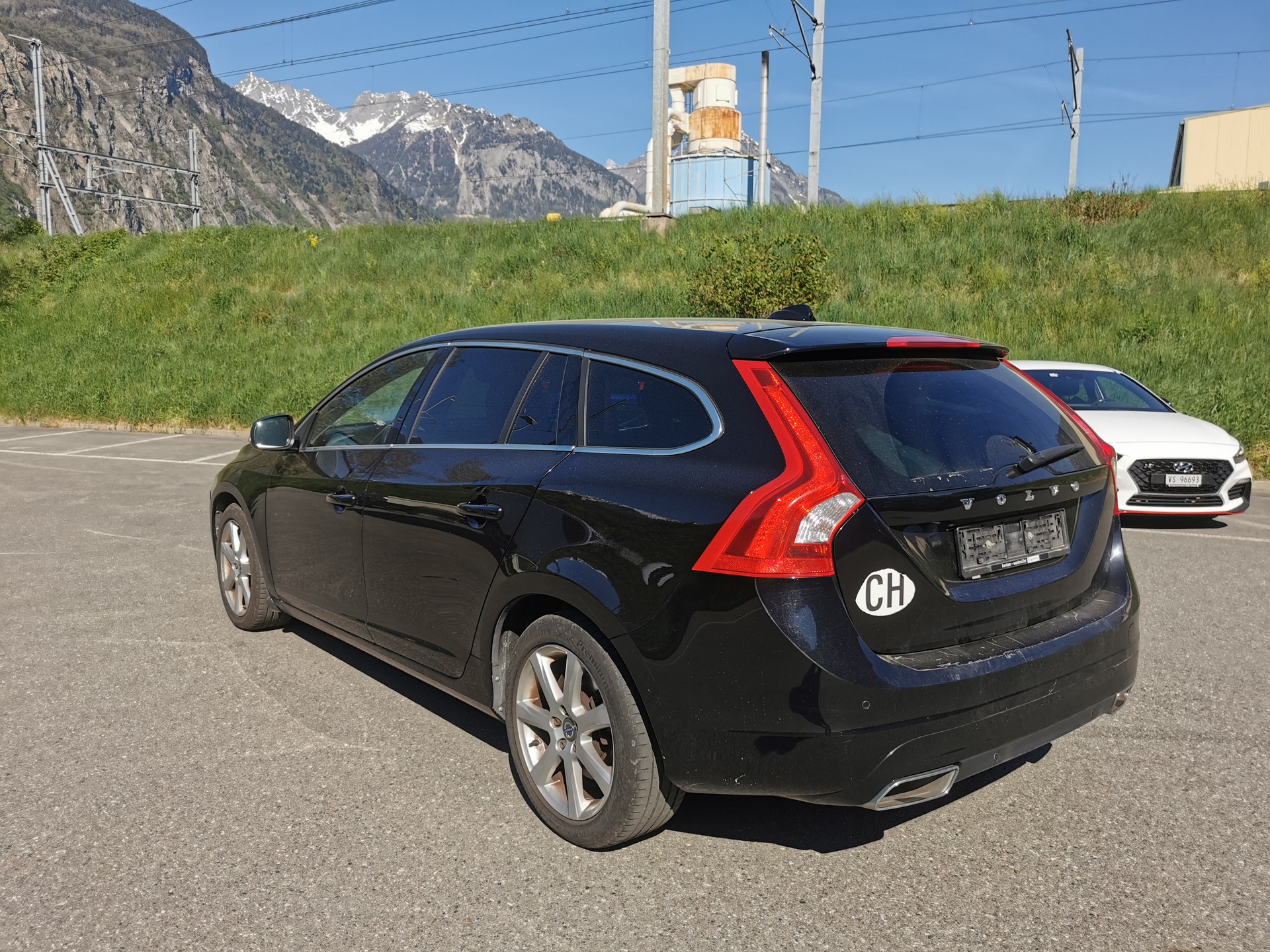 VOLVO V60 D4 AWD Momentum Geartronic-image-1