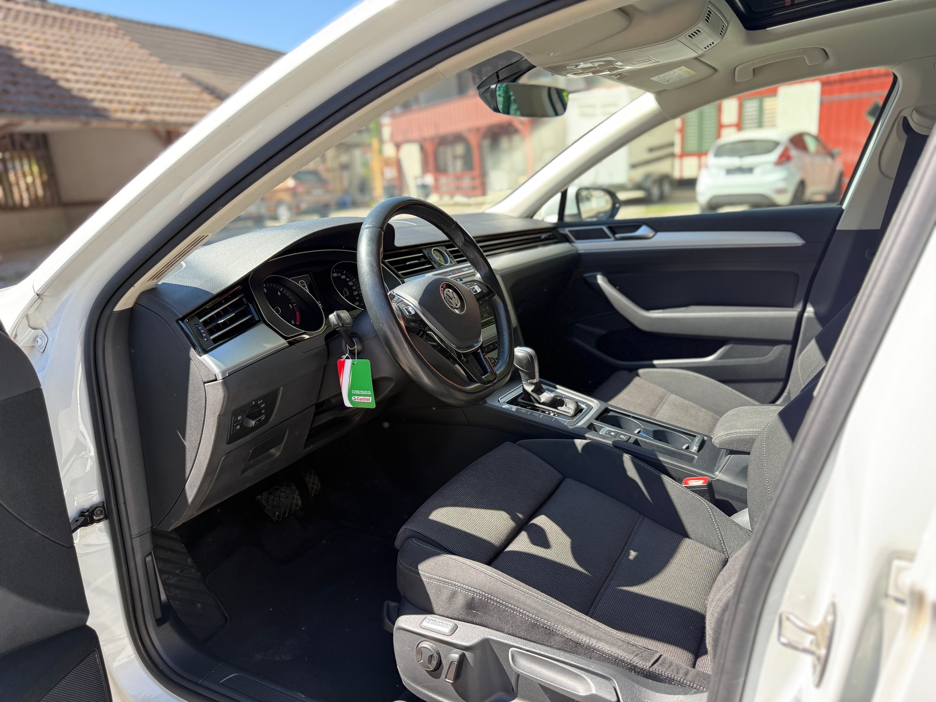 VW Passat Variant 2.0 TDI SCR BM Family DSG-image-11