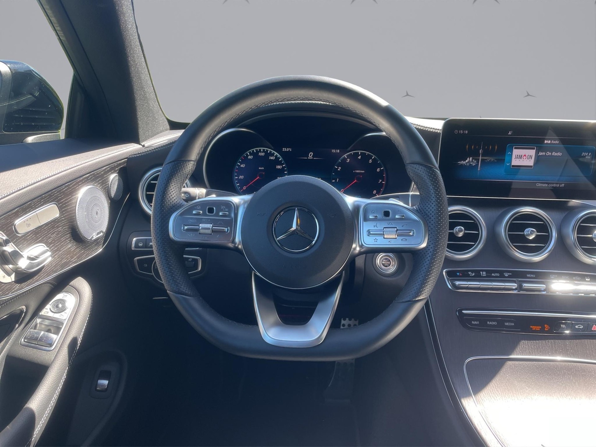 MERCEDES-BENZ C 200 4matic Coupé-image-11