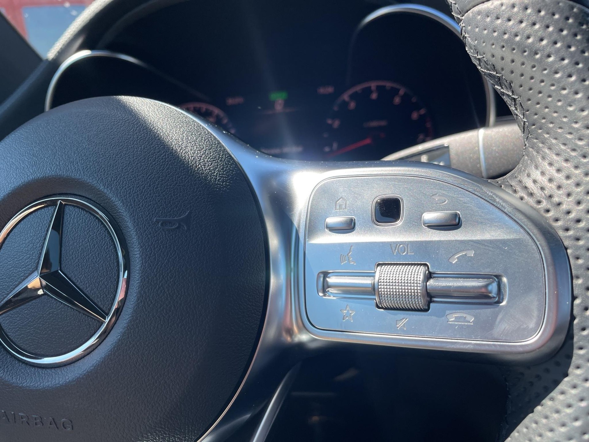 MERCEDES-BENZ C 200 4matic Coupé-image-22